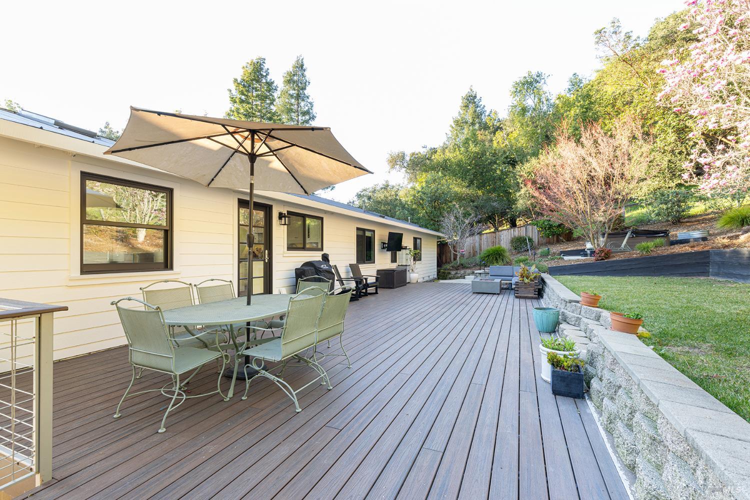 Detail Gallery Image 34 of 48 For 1625 Madrone Ave, Healdsburg,  CA 95448 - 3 Beds | 2 Baths