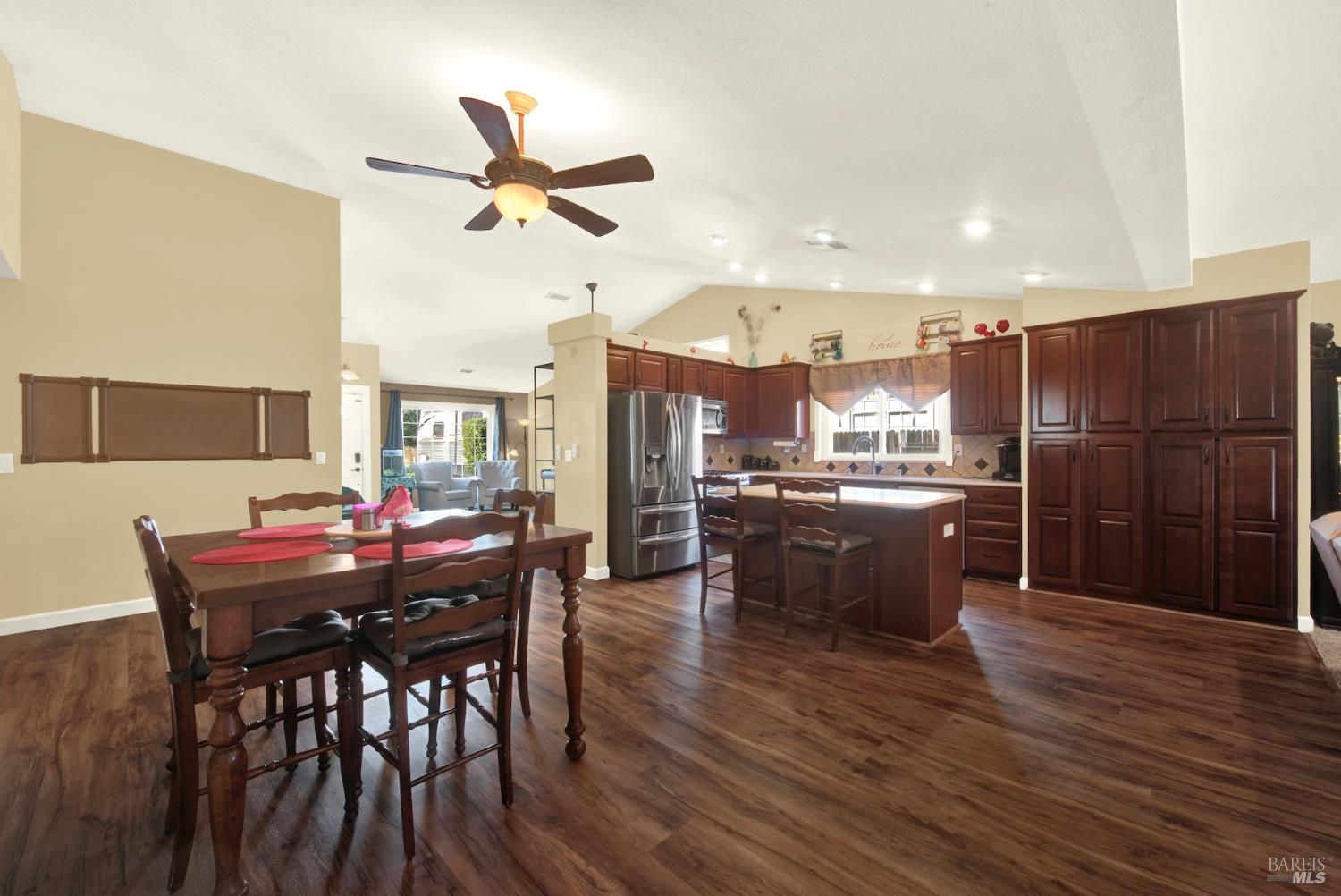 Detail Gallery Image 17 of 64 For 967 Copper Way, Vacaville,  CA 95687 - 3 Beds | 2/1 Baths