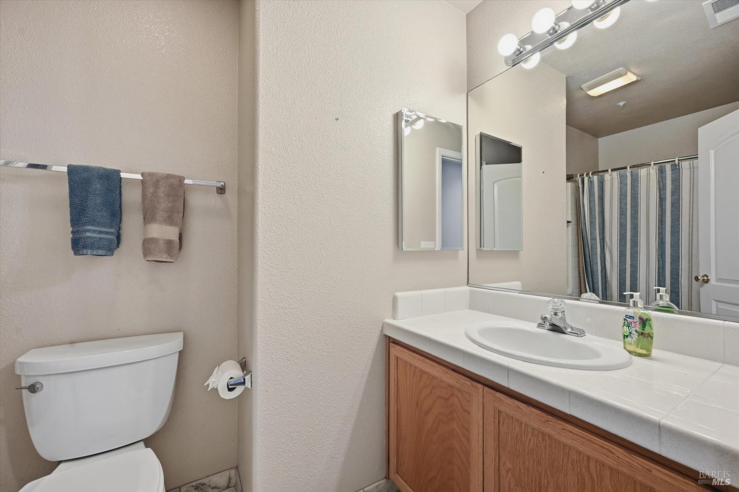 Detail Gallery Image 8 of 20 For 1256 Pear Tree Ln, Napa,  CA 94558 - 3 Beds | 2 Baths