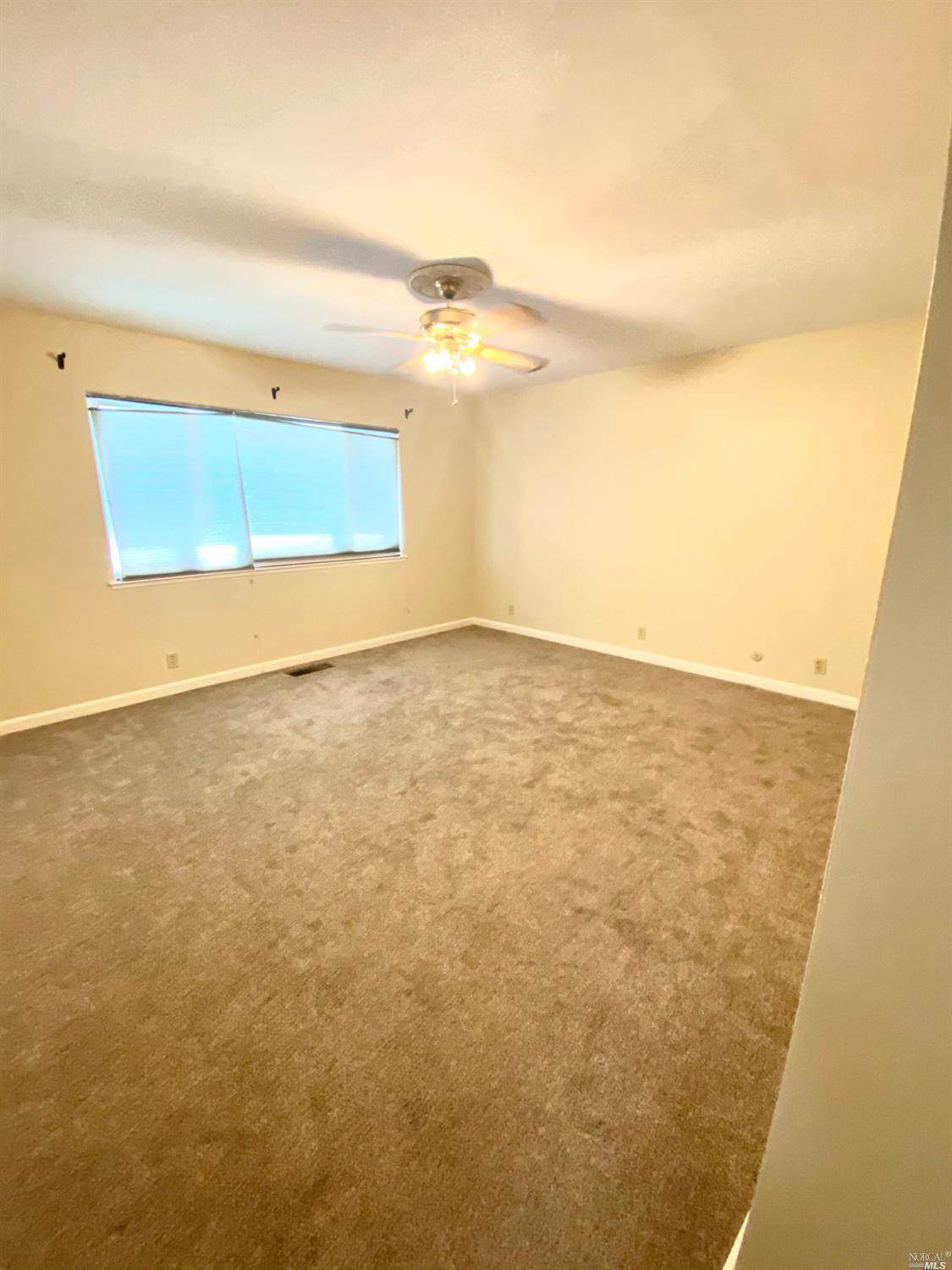 Detail Gallery Image 12 of 23 For 723 Brookside Dr, Vacaville,  CA 95688 - 3 Beds | 2 Baths