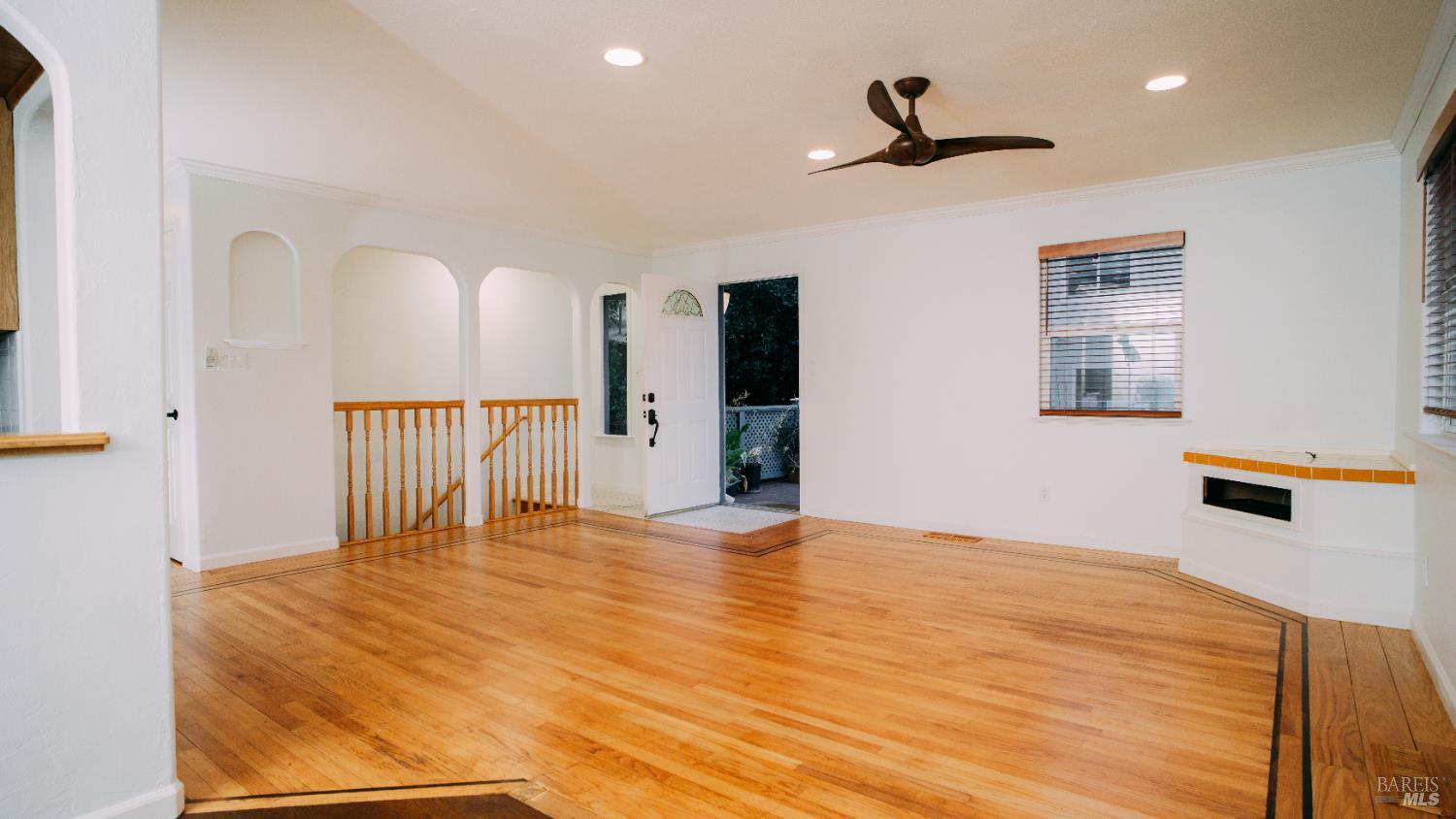 Detail Gallery Image 3 of 33 For 3607 Shoreline View Way, Kelseyville,  CA 95451 - 2 Beds | 1/1 Baths