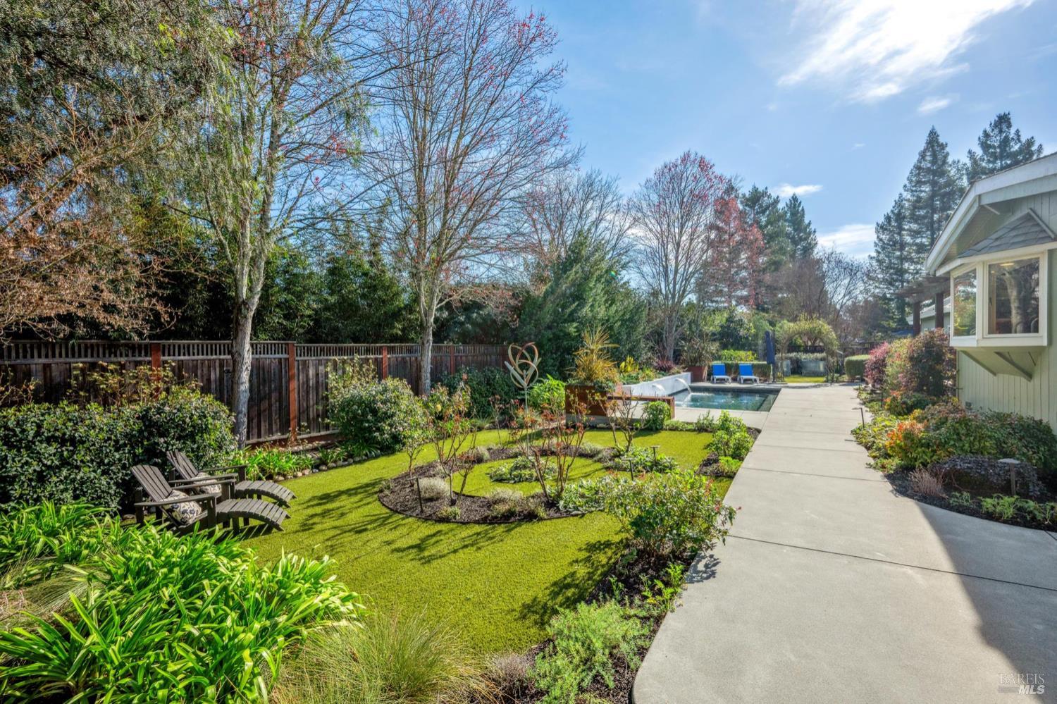 Detail Gallery Image 43 of 69 For 446 Tee Ct, Healdsburg,  CA 95448 - 4 Beds | 3 Baths