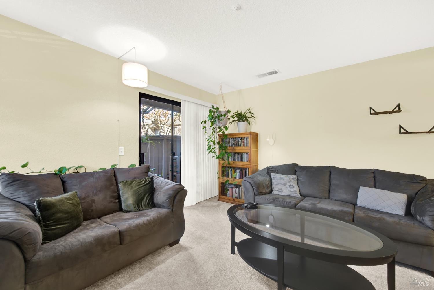 Detail Gallery Image 7 of 55 For 1801 Marshall Rd #801,  Vacaville,  CA 95687 - 2 Beds | 2 Baths