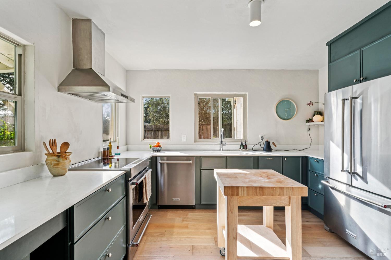 Detail Gallery Image 4 of 39 For 601 Baines Ave, Sonoma,  CA 95476 - 2 Beds | 1 Baths