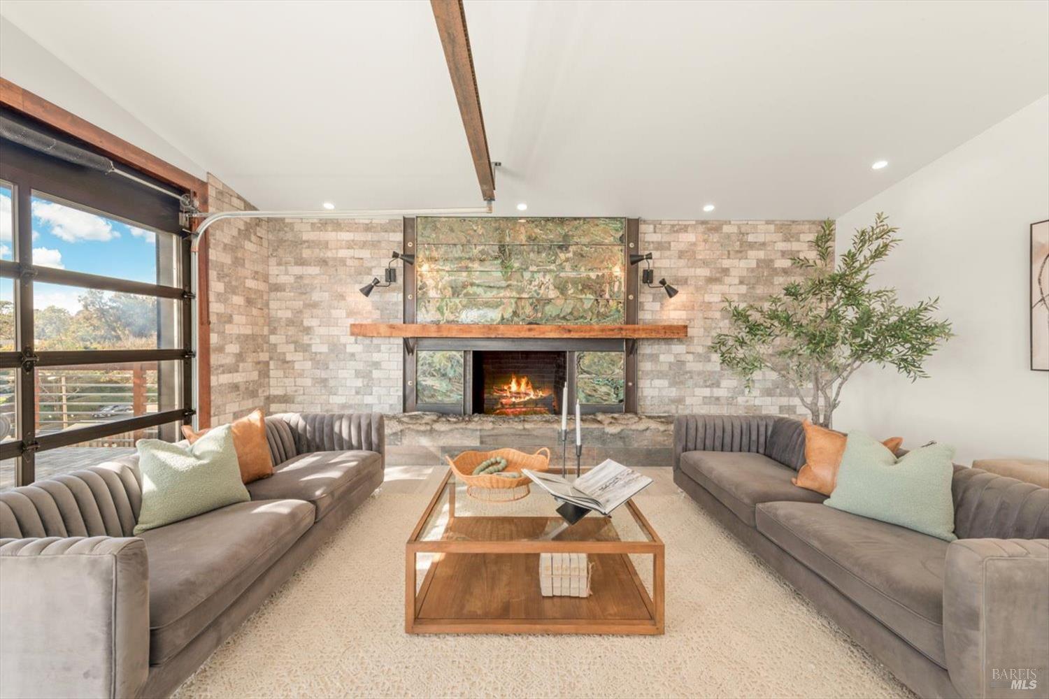 Detail Gallery Image 10 of 99 For 2135 E 2nd St, Benicia,  CA 94510 - 5 Beds | 4 Baths