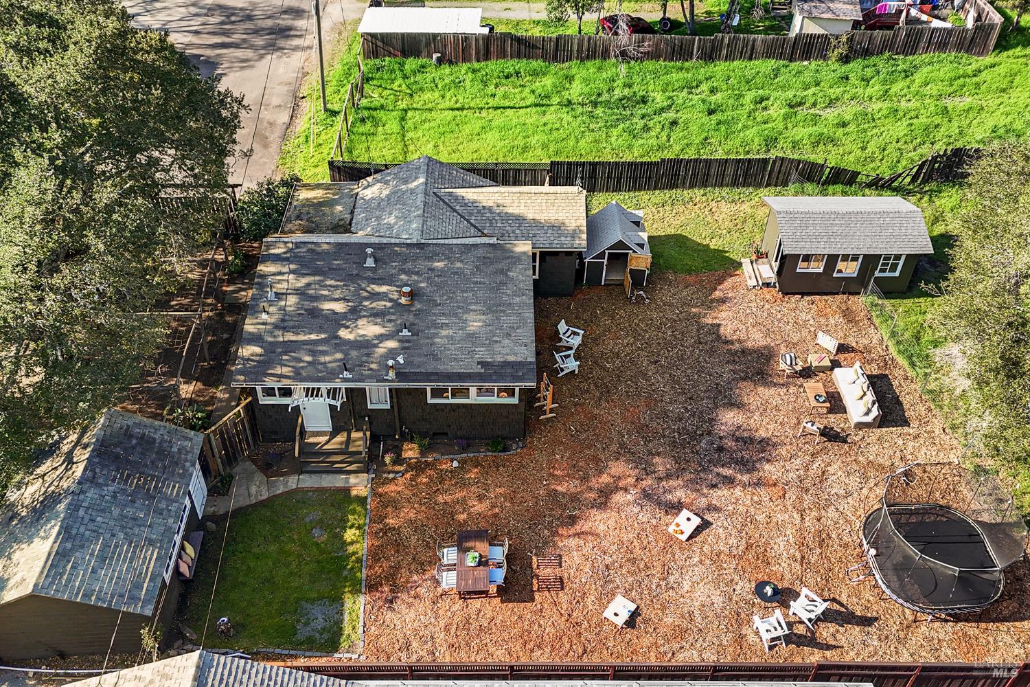 Detail Gallery Image 3 of 54 For 60 Sacramento Ave, San Anselmo,  CA 94960 - 2 Beds | 1 Baths