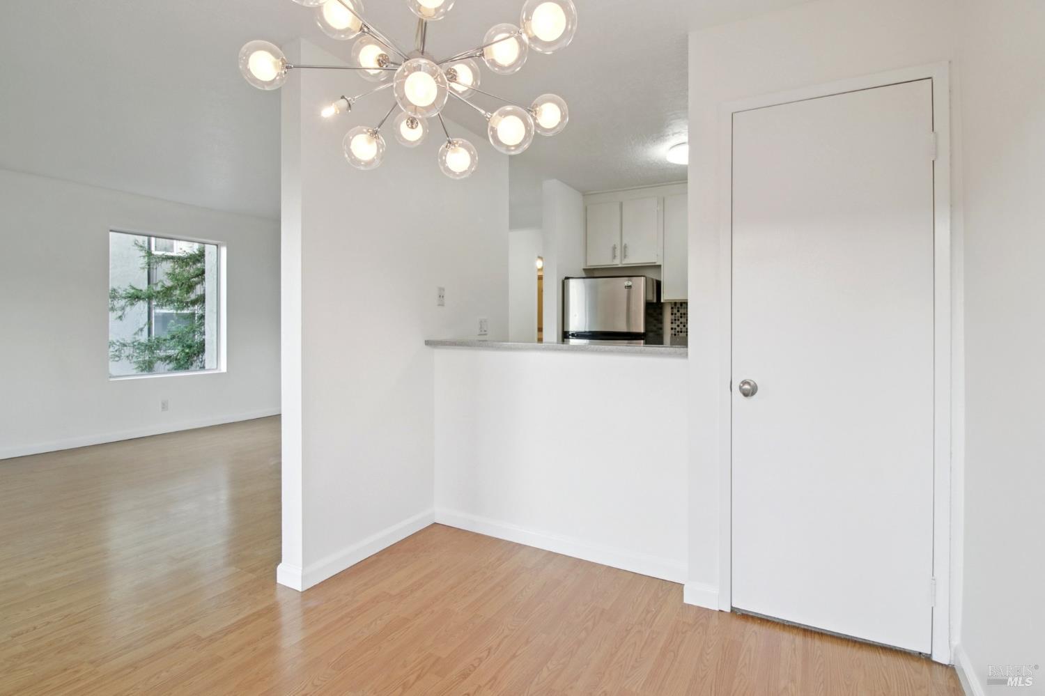 Detail Gallery Image 9 of 24 For 81 Anchorage Rd, Sausalito,  CA 94965 - 1 Beds | 1 Baths