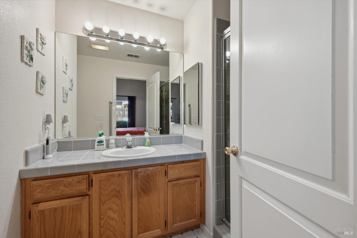 Detail Gallery Image 13 of 20 For 1256 Pear Tree Ln, Napa,  CA 94558 - 3 Beds | 2 Baths