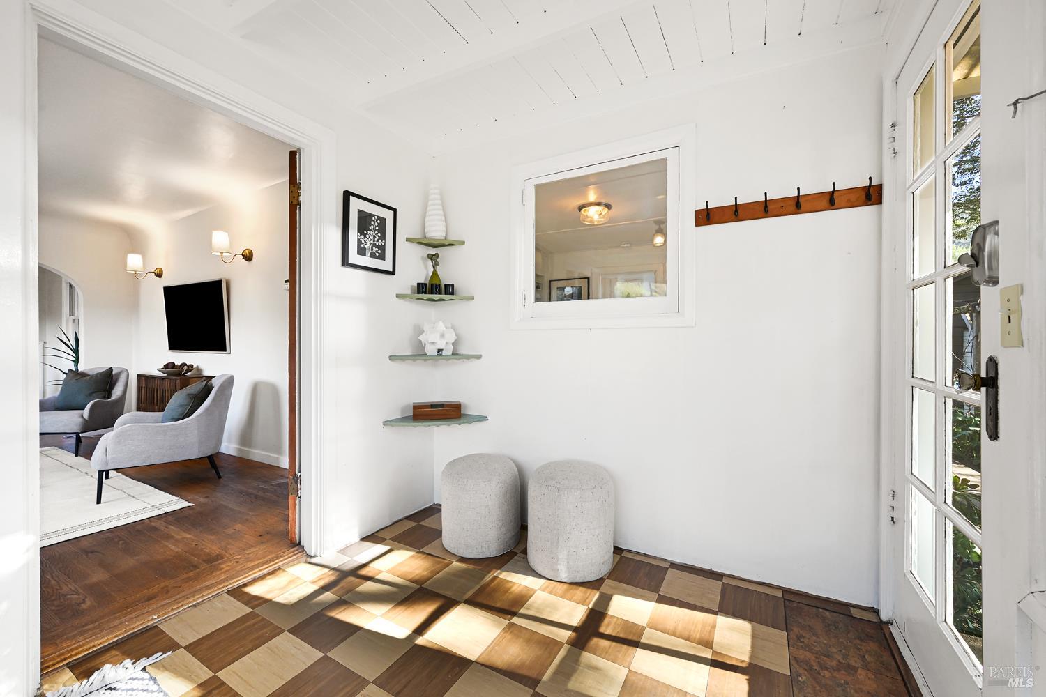 Detail Gallery Image 7 of 54 For 60 Sacramento Ave, San Anselmo,  CA 94960 - 2 Beds | 1 Baths