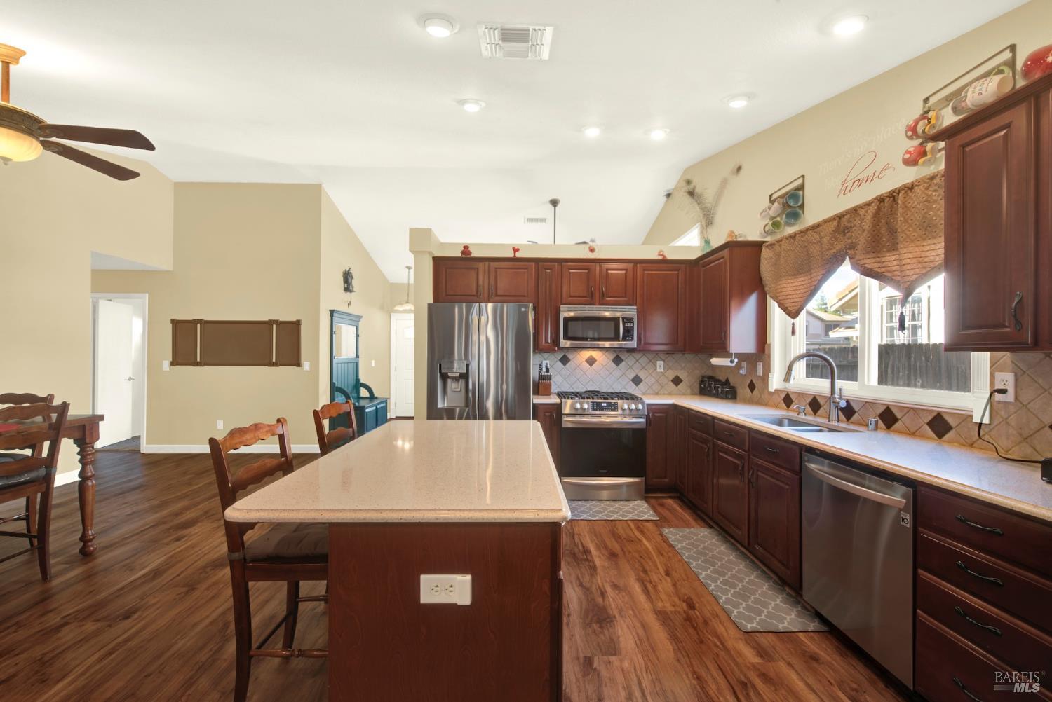 Detail Gallery Image 25 of 64 For 967 Copper Way, Vacaville,  CA 95687 - 3 Beds | 2/1 Baths