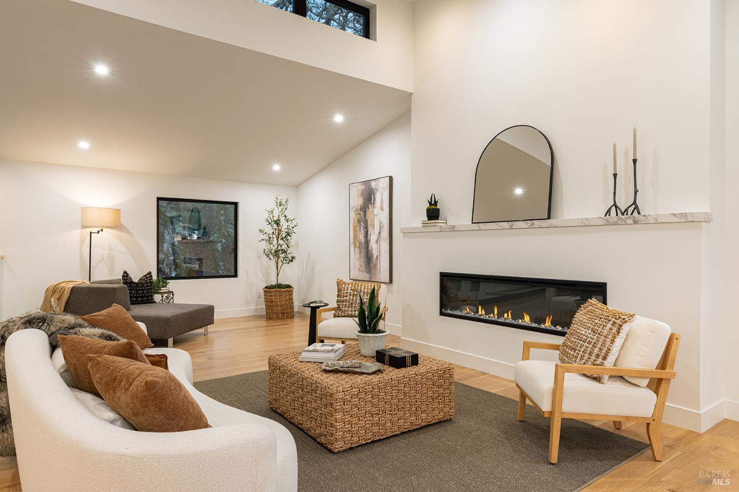 Detail Gallery Image 5 of 74 For 559 E Spring St, Napa,  CA 94559 - 3 Beds | 3/2 Baths