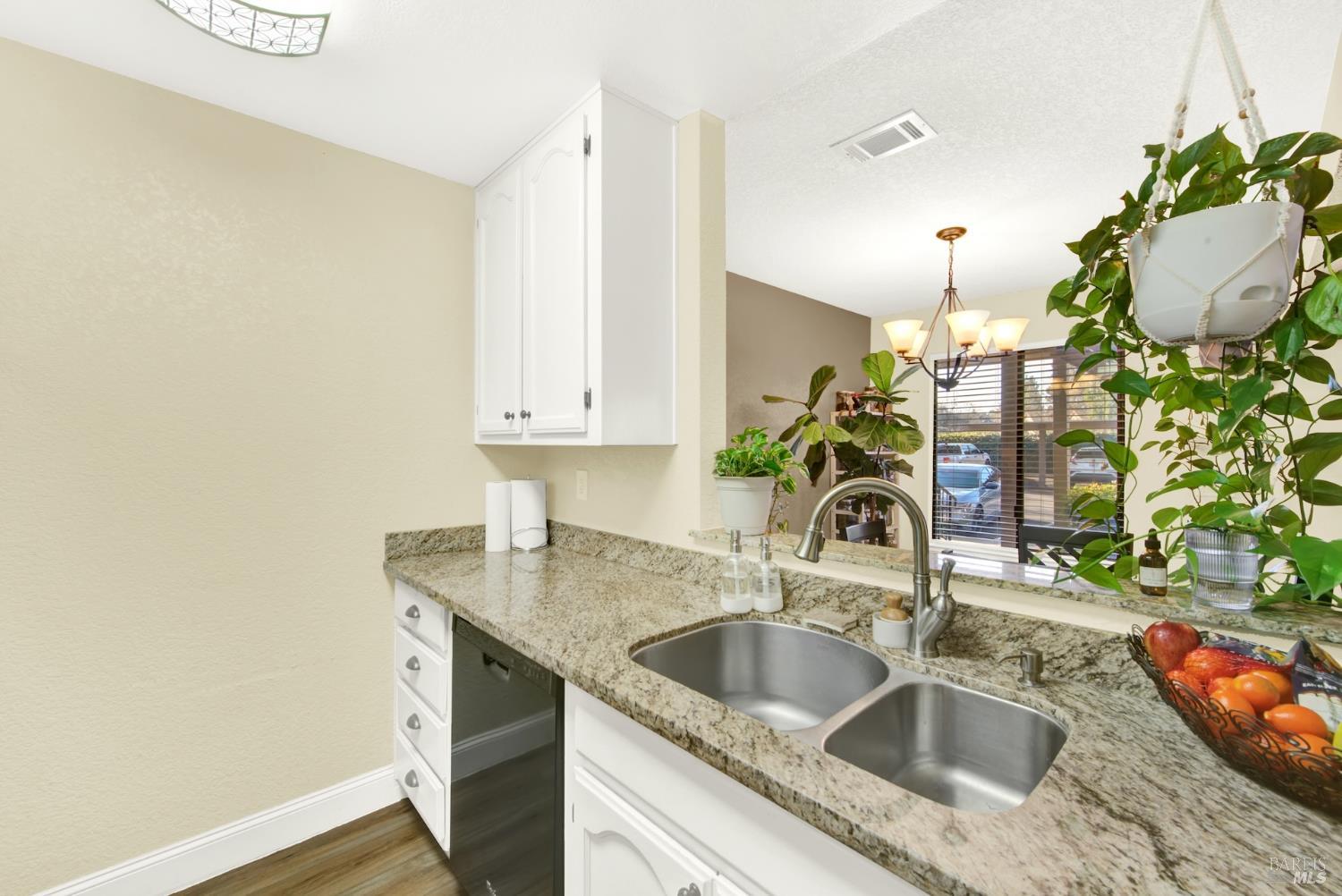 Detail Gallery Image 17 of 55 For 1801 Marshall Rd #801,  Vacaville,  CA 95687 - 2 Beds | 2 Baths