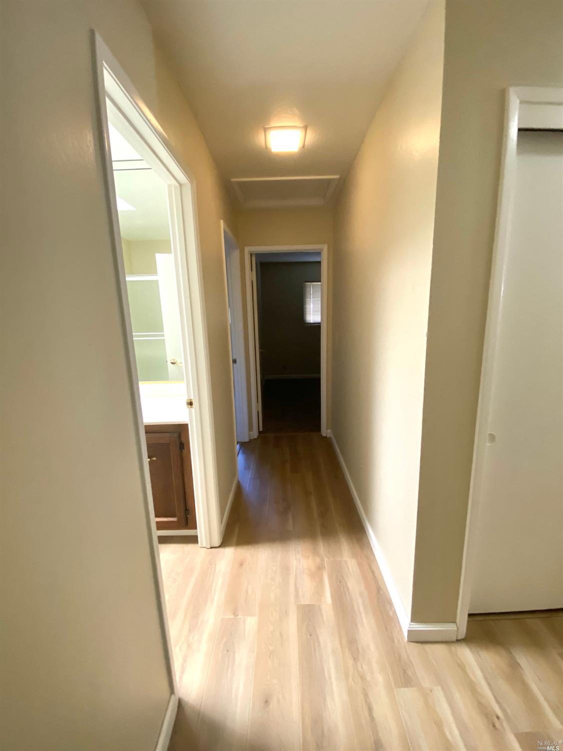 Detail Gallery Image 14 of 23 For 723 Brookside Dr, Vacaville,  CA 95688 - 3 Beds | 2 Baths