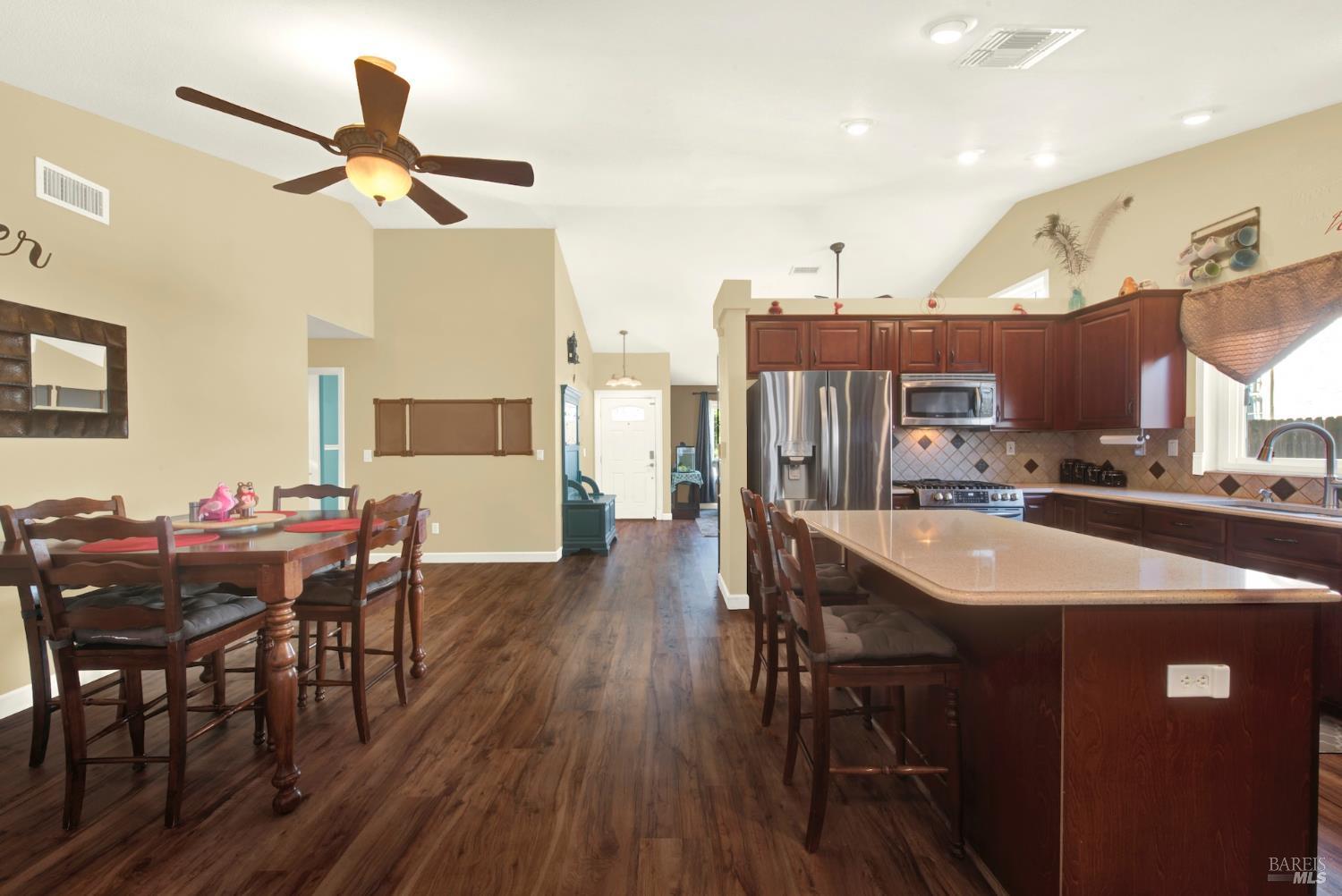 Detail Gallery Image 18 of 64 For 967 Copper Way, Vacaville,  CA 95687 - 3 Beds | 2/1 Baths