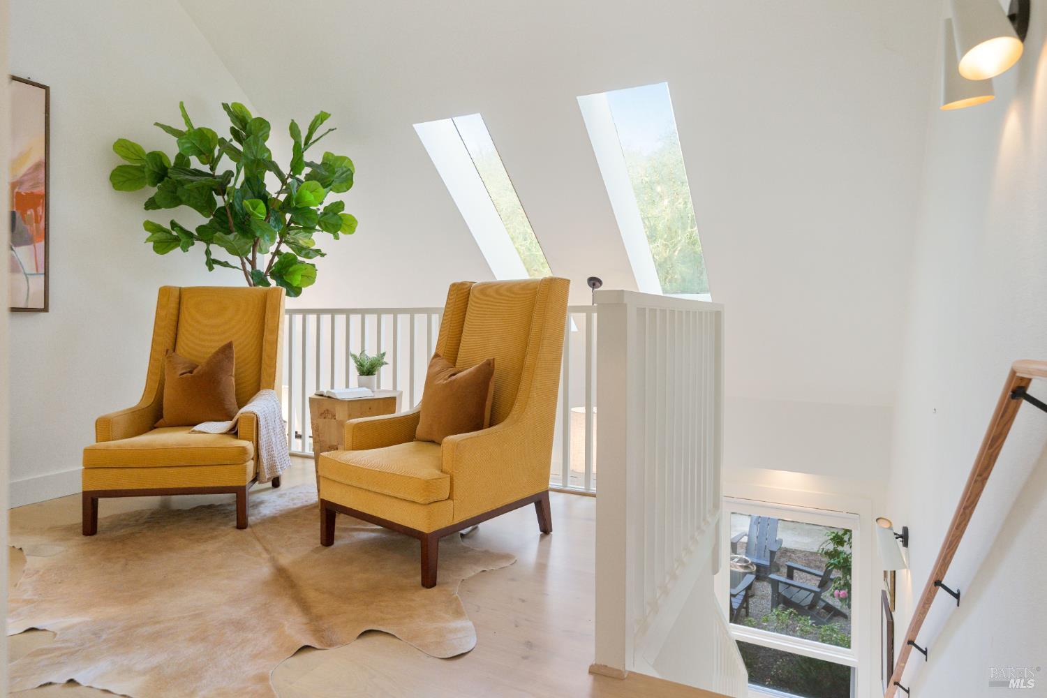 Detail Gallery Image 17 of 38 For 13605 Garric Ave, Glen Ellen,  CA 95442 - 5 Beds | 4/1 Baths