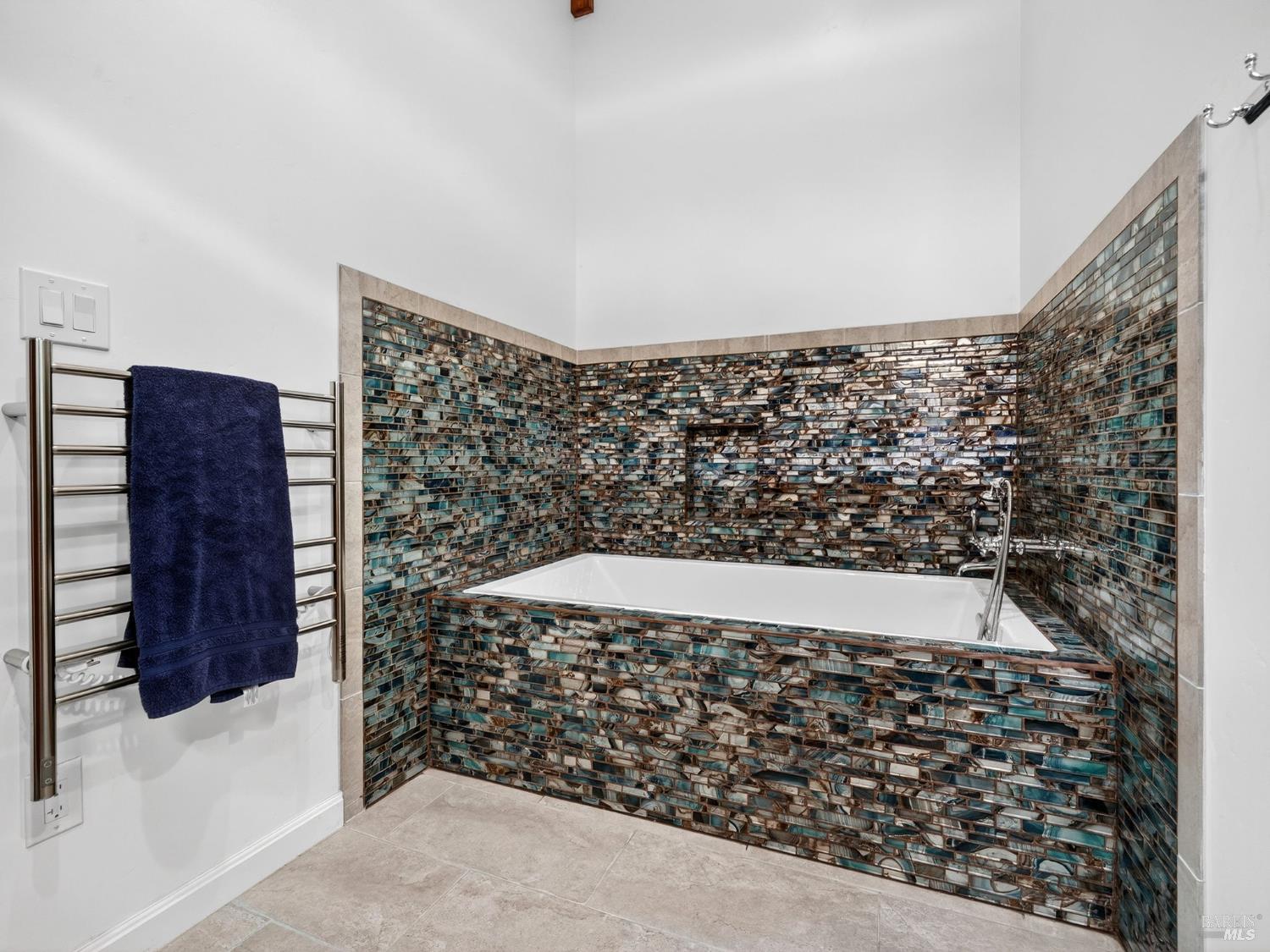 Detail Gallery Image 17 of 47 For 19400 Dorffi Rd, Fort Bragg,  CA 95437 - 3 Beds | 2/1 Baths