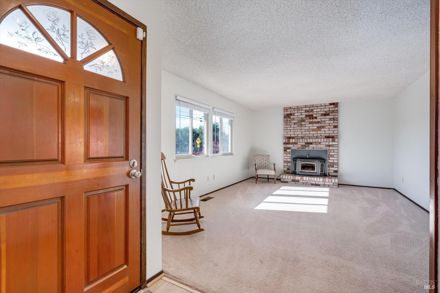 Detail Gallery Image 8 of 54 For 1477 Russell Ave, Santa Rosa,  CA 95403 - 3 Beds | 2 Baths