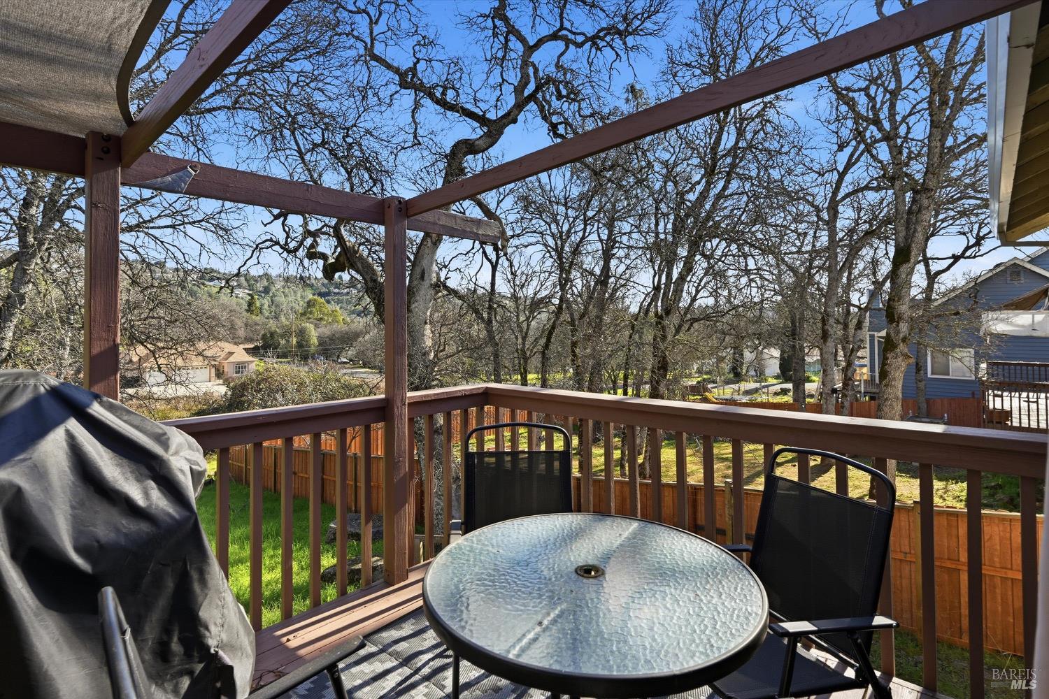 Detail Gallery Image 20 of 32 For 18286 North Shore Dr, Hidden Valley Lake,  CA 95467 - 3 Beds | 2 Baths