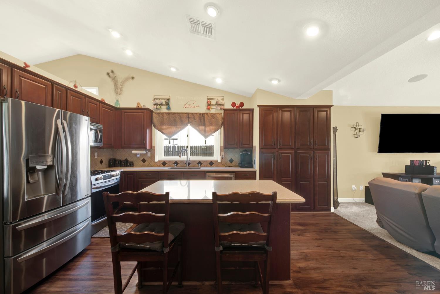 Detail Gallery Image 20 of 64 For 967 Copper Way, Vacaville,  CA 95687 - 3 Beds | 2/1 Baths