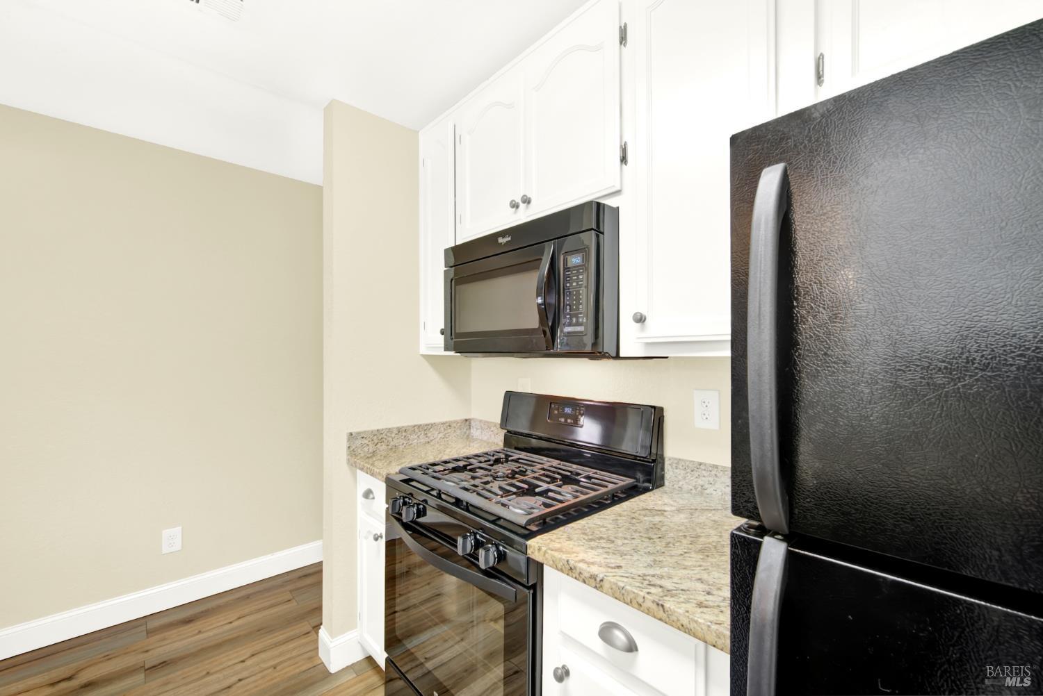 Detail Gallery Image 18 of 55 For 1801 Marshall Rd #801,  Vacaville,  CA 95687 - 2 Beds | 2 Baths