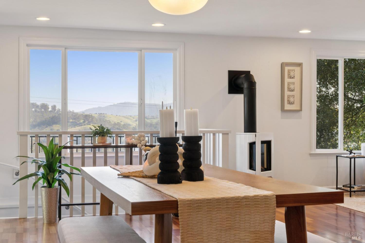 Detail Gallery Image 9 of 55 For 418 Scenic Ave, San Anselmo,  CA 94960 - 3 Beds | 2 Baths