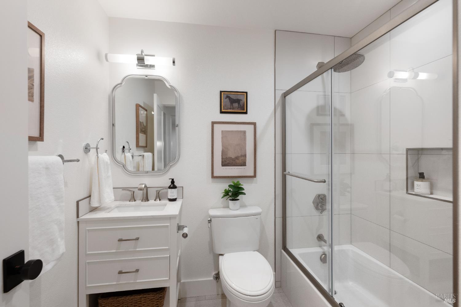 Detail Gallery Image 24 of 38 For 13605 Garric Ave, Glen Ellen,  CA 95442 - 5 Beds | 4/1 Baths