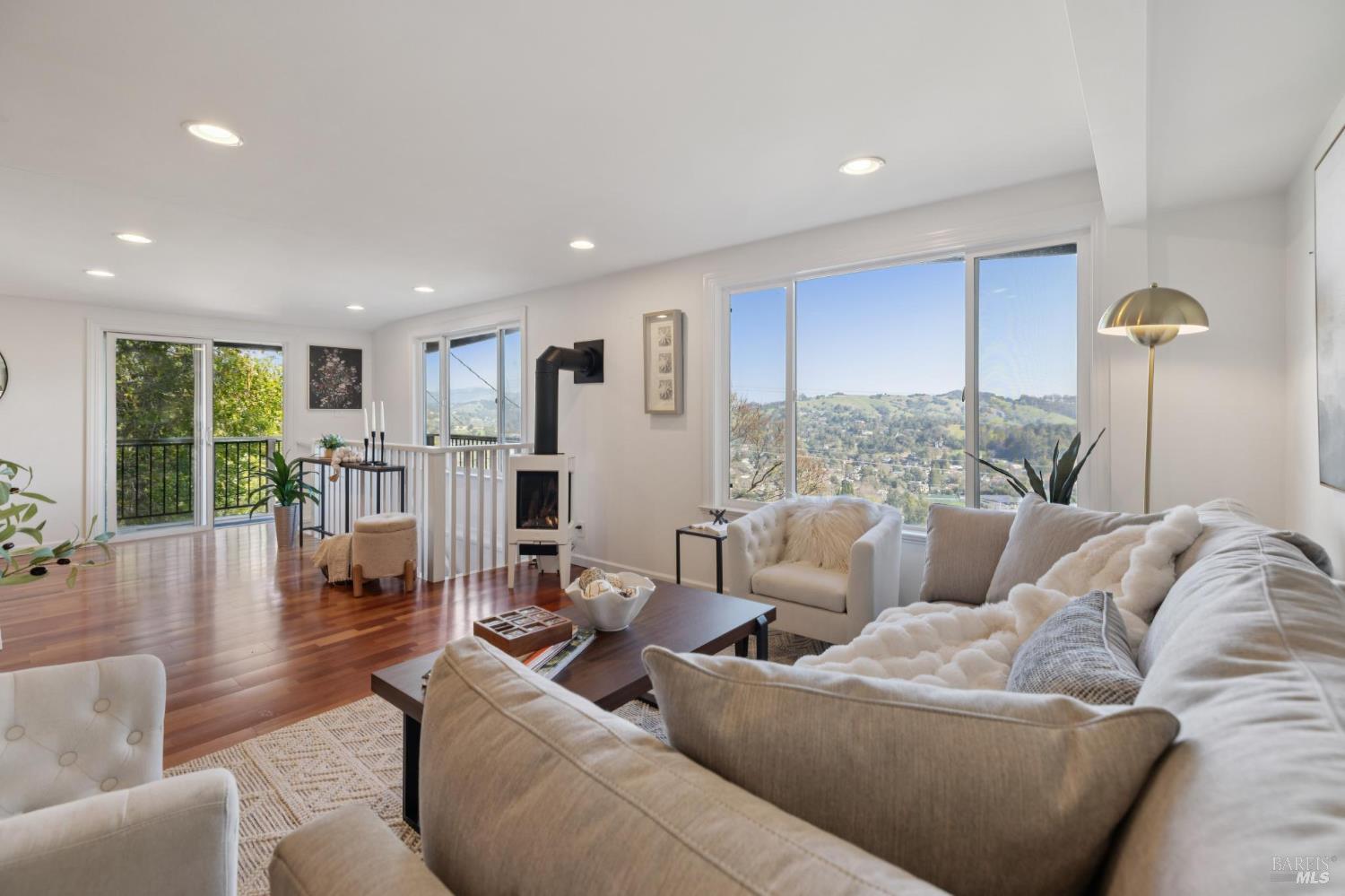 Detail Gallery Image 7 of 55 For 418 Scenic Ave, San Anselmo,  CA 94960 - 3 Beds | 2 Baths