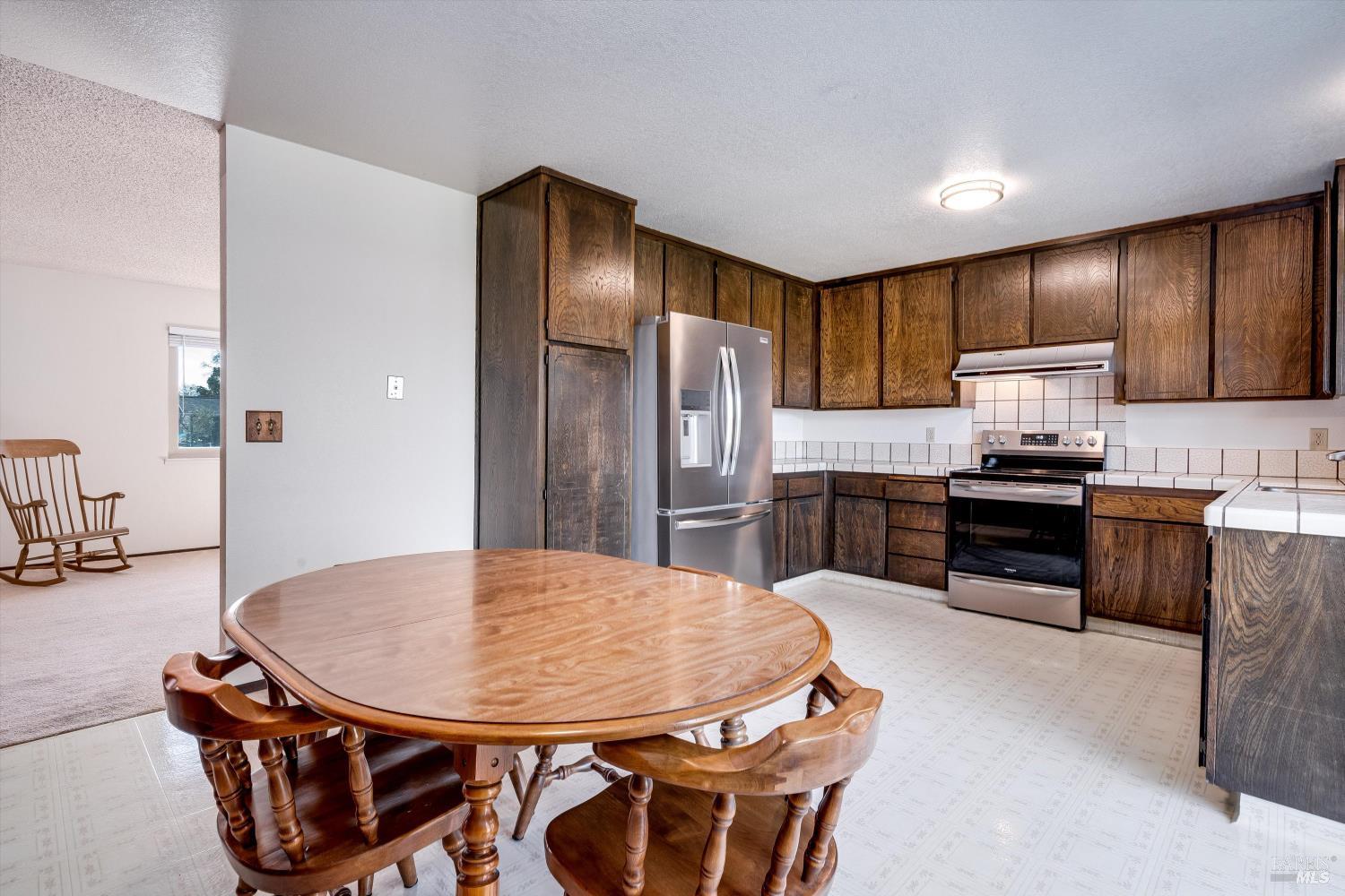 Detail Gallery Image 15 of 54 For 1477 Russell Ave, Santa Rosa,  CA 95403 - 3 Beds | 2 Baths