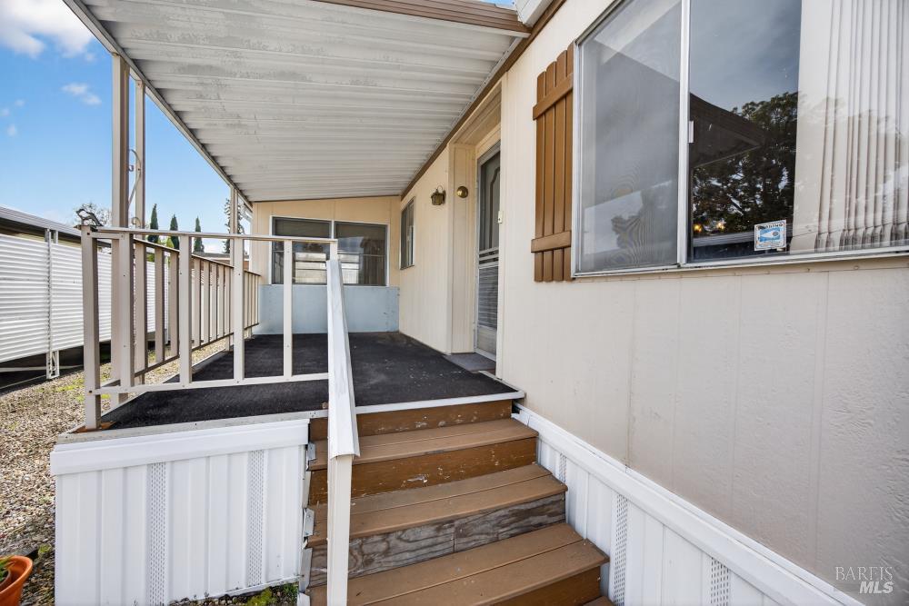 Detail Gallery Image 4 of 47 For 99 Mobile Dr 99, Napa,  CA 94558 - 2 Beds | 2 Baths