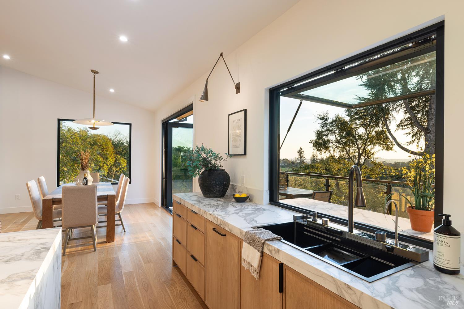 Detail Gallery Image 14 of 74 For 559 E Spring St, Napa,  CA 94559 - 3 Beds | 3/2 Baths