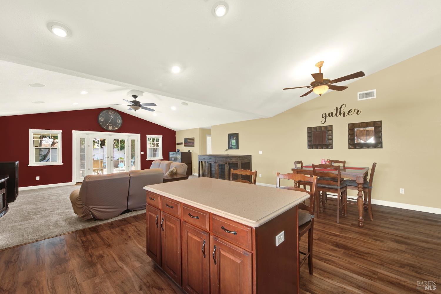 Detail Gallery Image 22 of 64 For 967 Copper Way, Vacaville,  CA 95687 - 3 Beds | 2/1 Baths