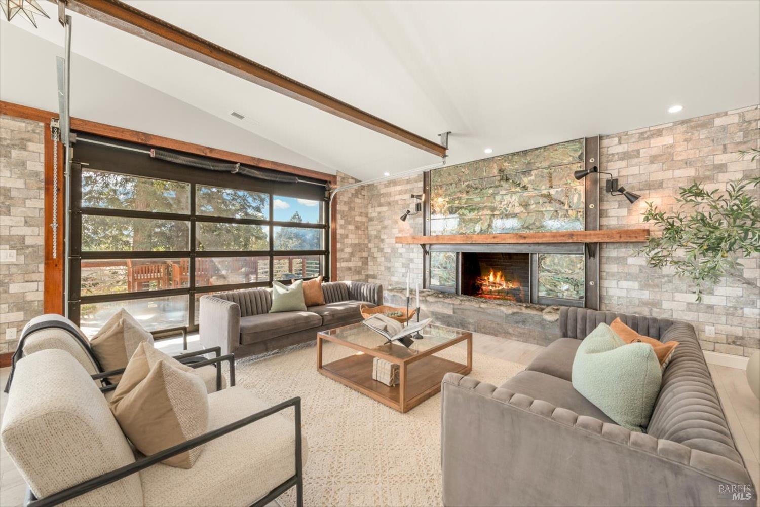 Detail Gallery Image 9 of 99 For 2135 E 2nd St, Benicia,  CA 94510 - 5 Beds | 4 Baths