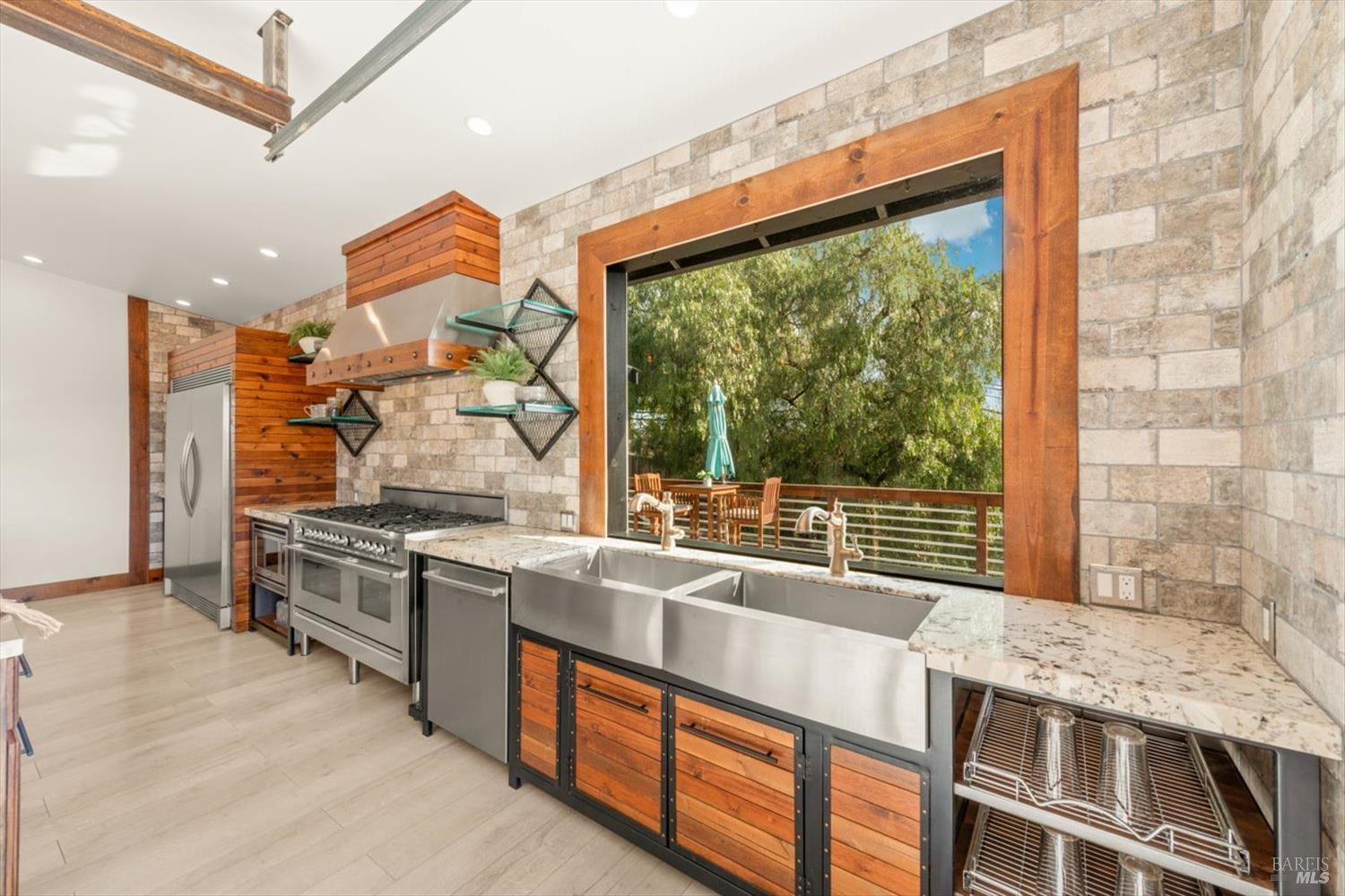 Detail Gallery Image 19 of 99 For 2135 E 2nd St, Benicia,  CA 94510 - 5 Beds | 4 Baths