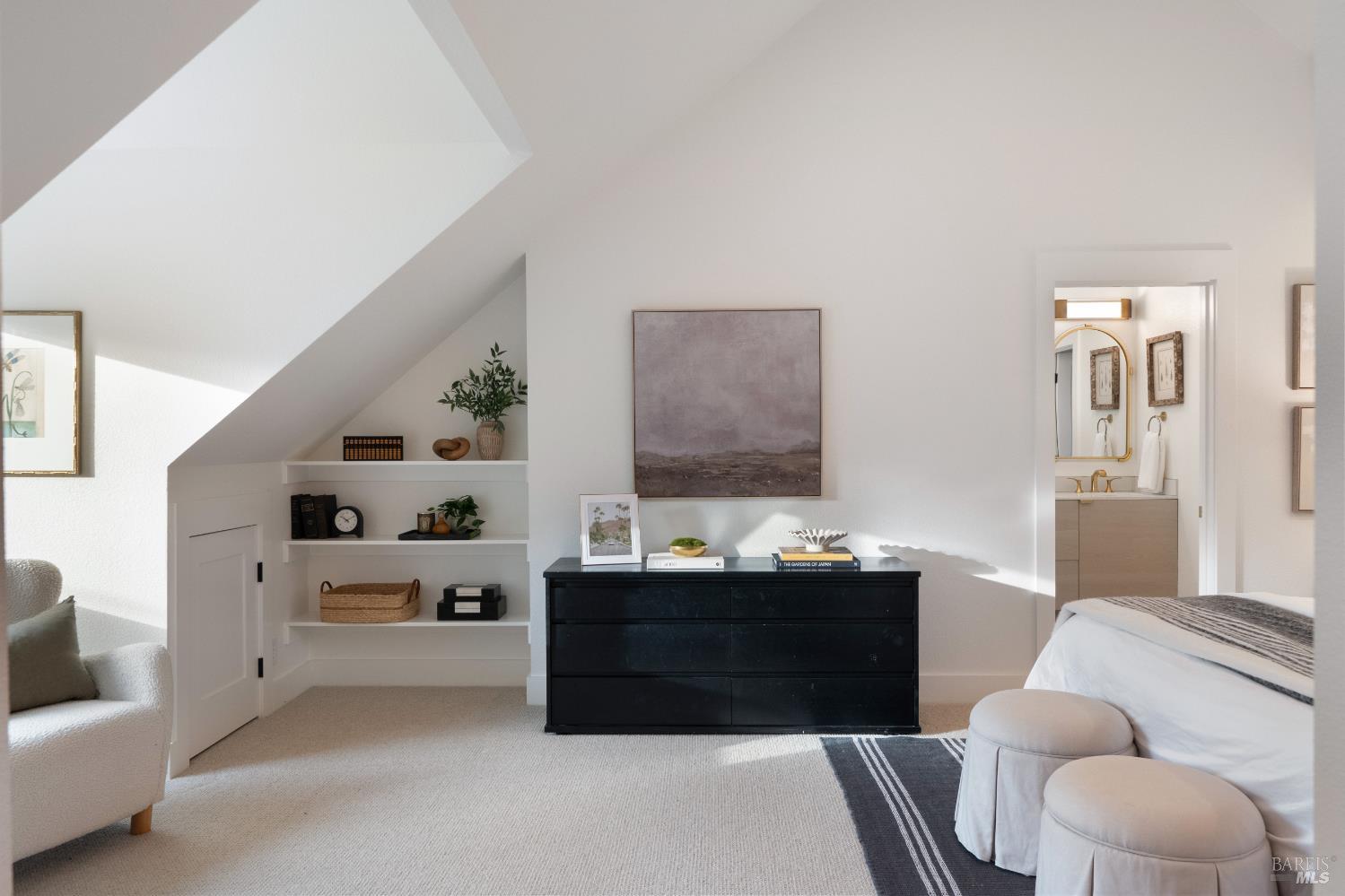 Detail Gallery Image 16 of 38 For 13605 Garric Ave, Glen Ellen,  CA 95442 - 5 Beds | 4/1 Baths