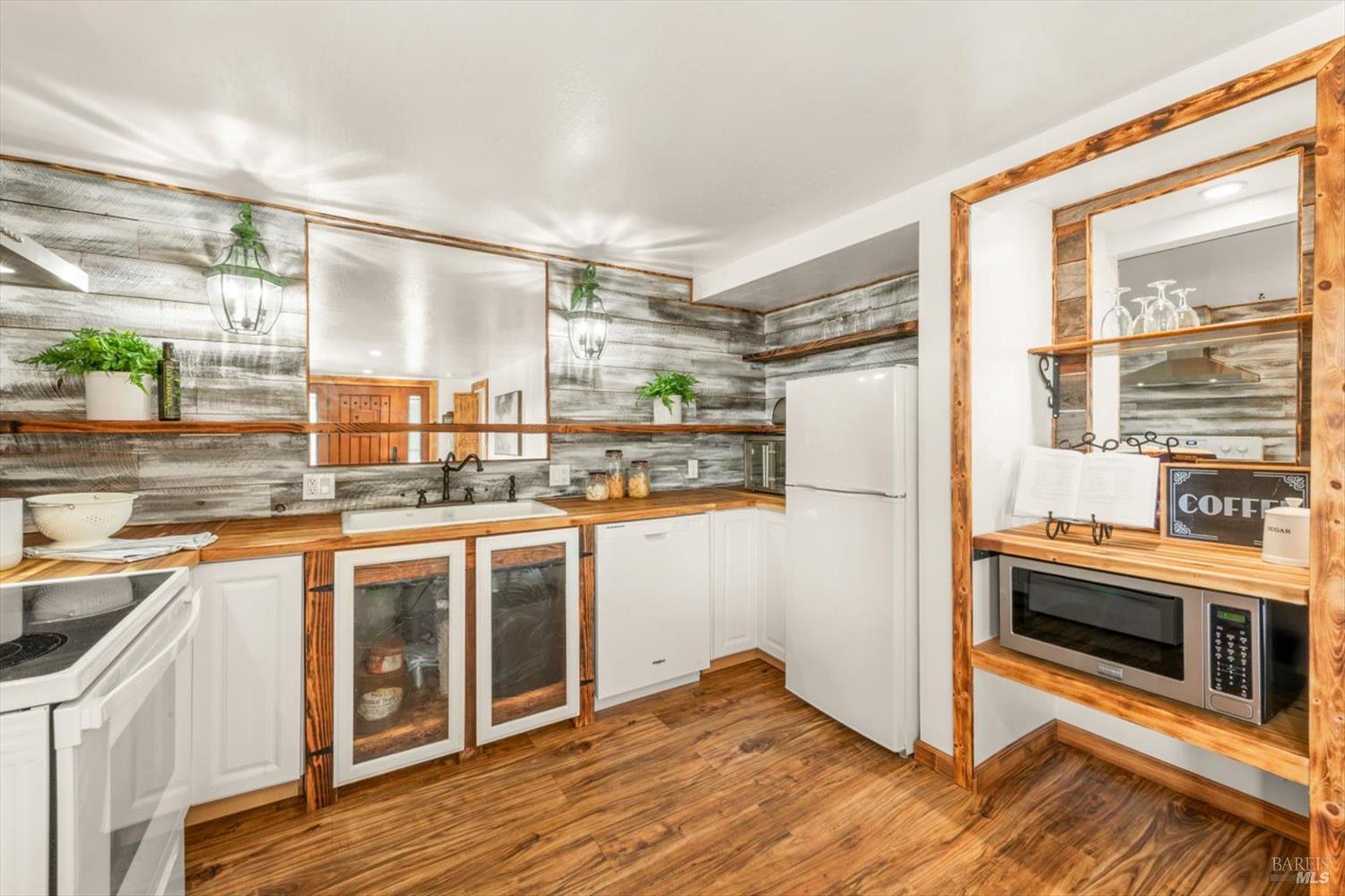 Detail Gallery Image 69 of 99 For 2135 E 2nd St, Benicia,  CA 94510 - 5 Beds | 4 Baths