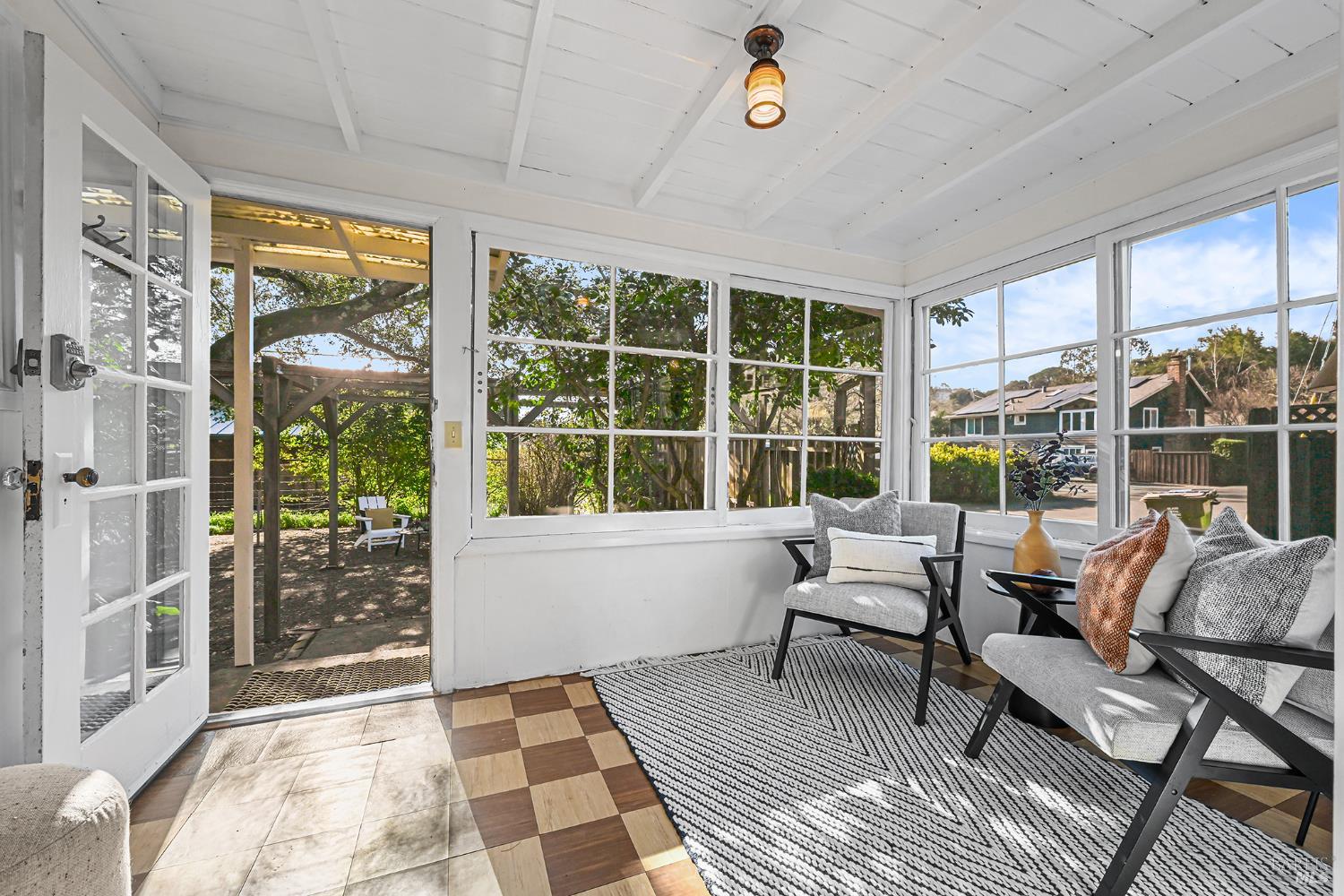 Detail Gallery Image 6 of 54 For 60 Sacramento Ave, San Anselmo,  CA 94960 - 2 Beds | 1 Baths