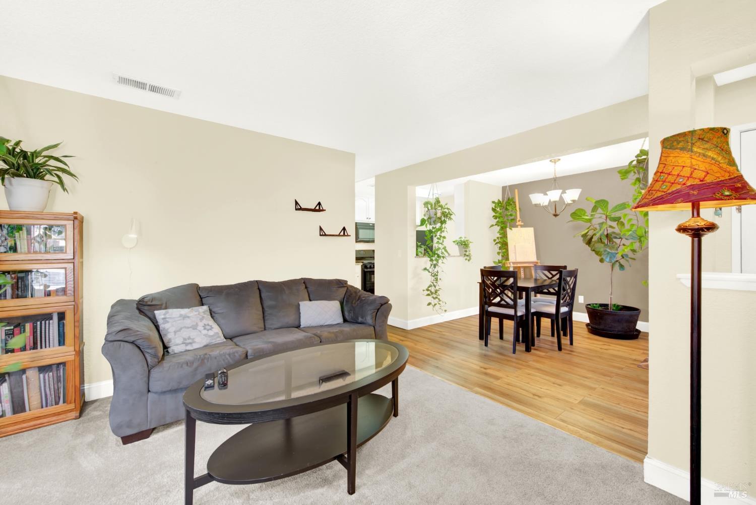 Detail Gallery Image 9 of 55 For 1801 Marshall Rd #801,  Vacaville,  CA 95687 - 2 Beds | 2 Baths