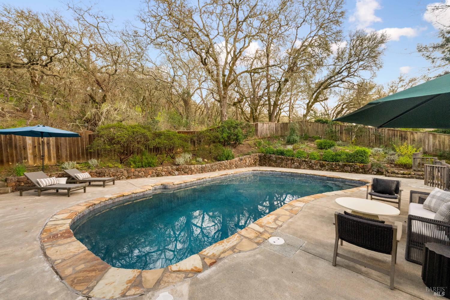 Detail Gallery Image 37 of 38 For 13605 Garric Ave, Glen Ellen,  CA 95442 - 5 Beds | 4/1 Baths