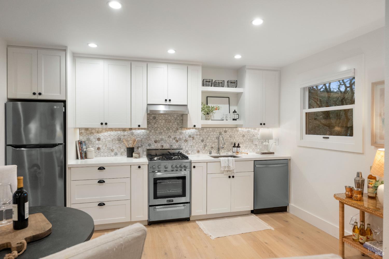 Detail Gallery Image 30 of 38 For 13605 Garric Ave, Glen Ellen,  CA 95442 - 5 Beds | 4/1 Baths