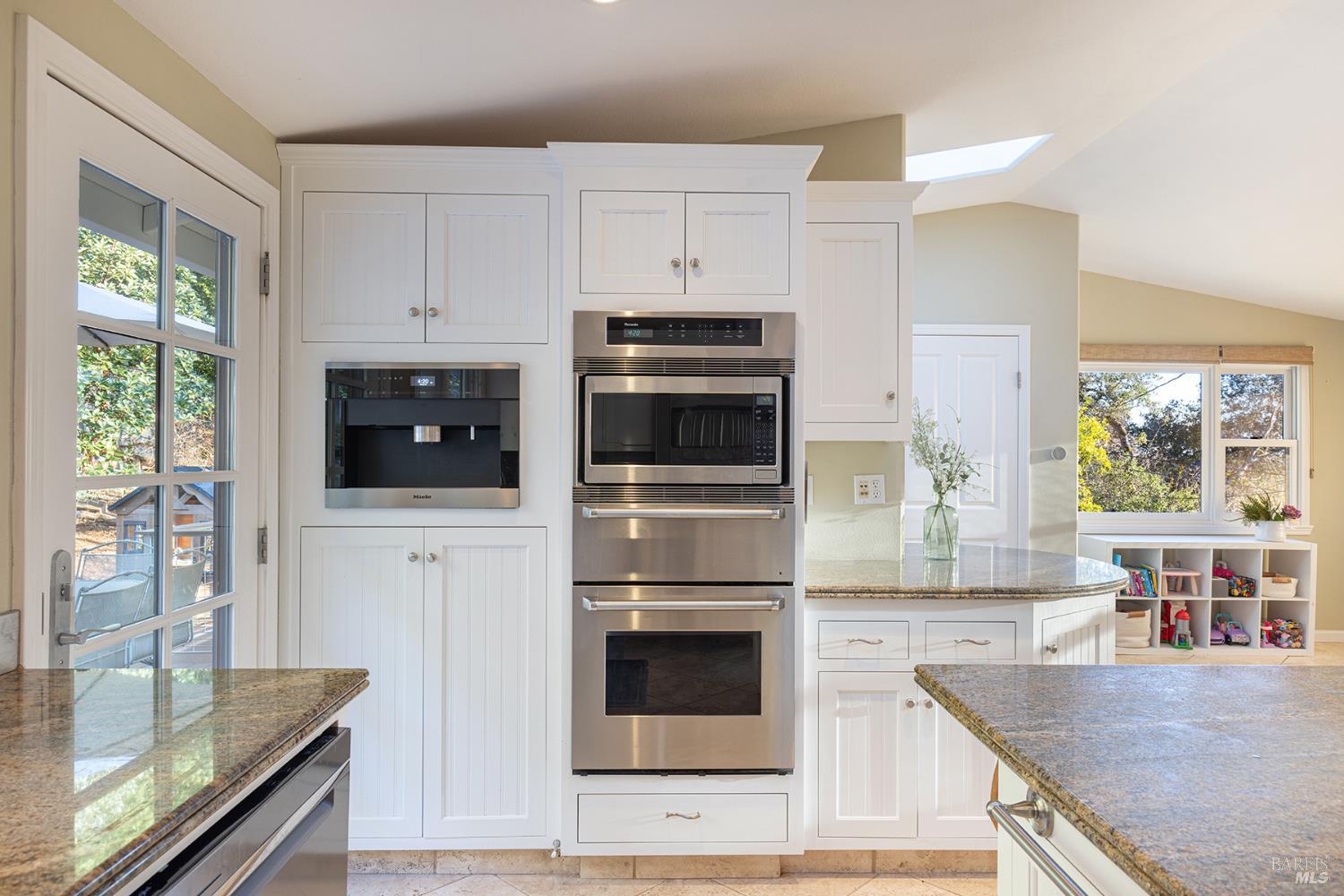 Detail Gallery Image 20 of 48 For 1625 Madrone Ave, Healdsburg,  CA 95448 - 3 Beds | 2 Baths