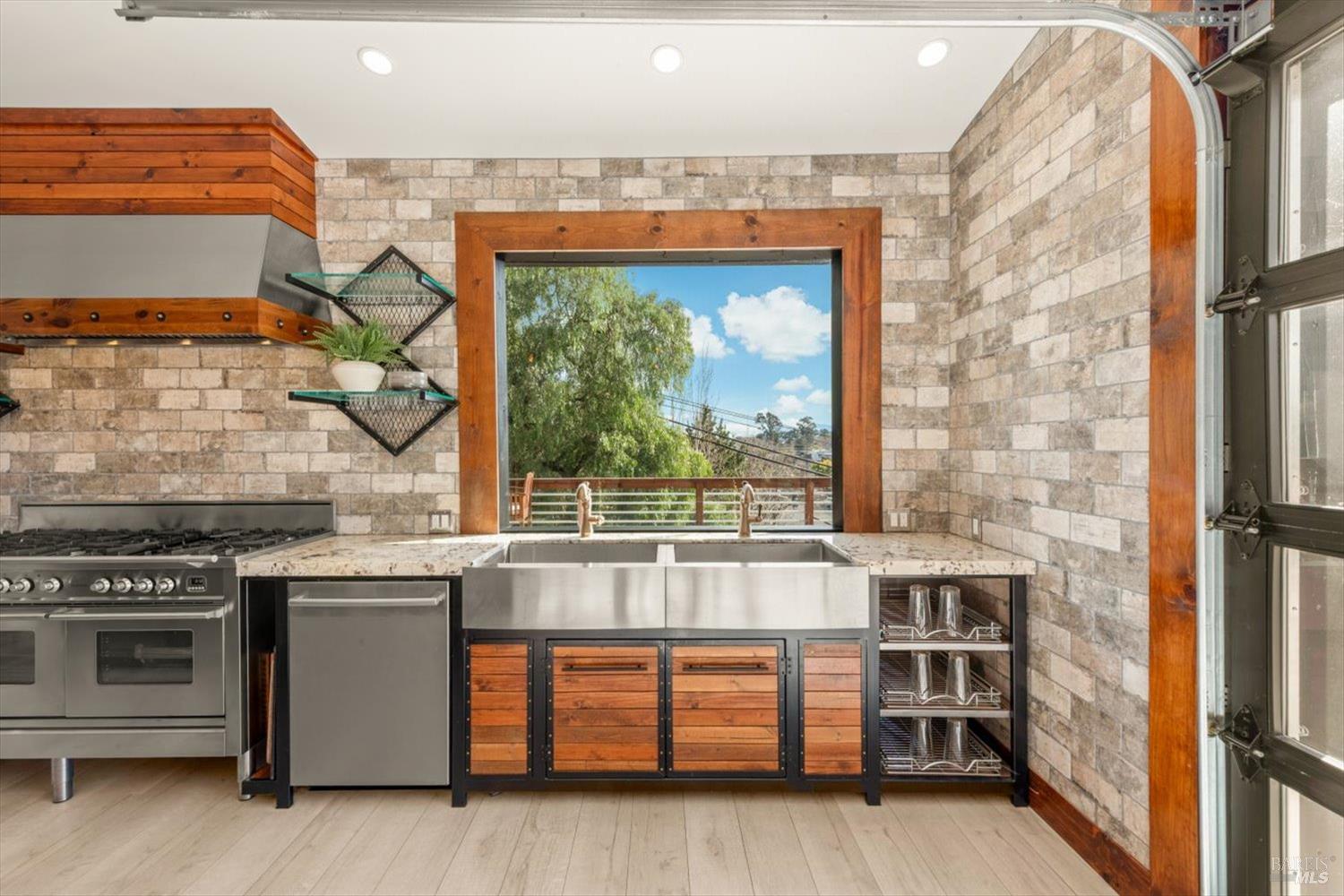 Detail Gallery Image 20 of 99 For 2135 E 2nd St, Benicia,  CA 94510 - 5 Beds | 4 Baths