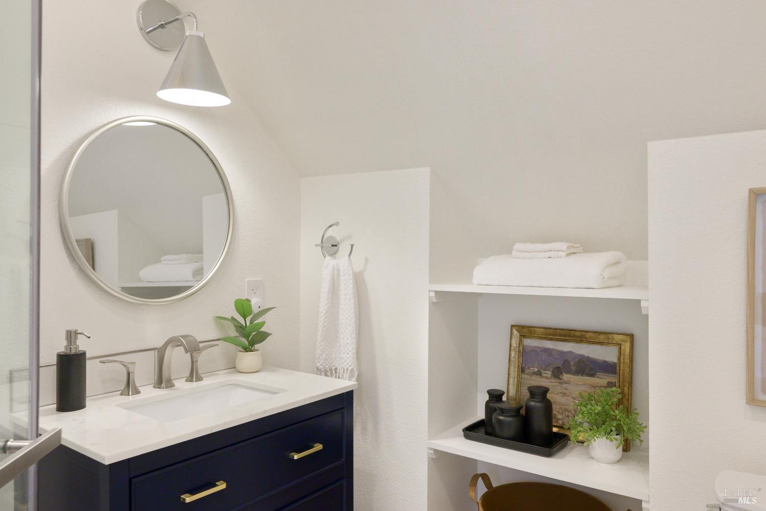 Detail Gallery Image 19 of 38 For 13605 Garric Ave, Glen Ellen,  CA 95442 - 5 Beds | 4/1 Baths