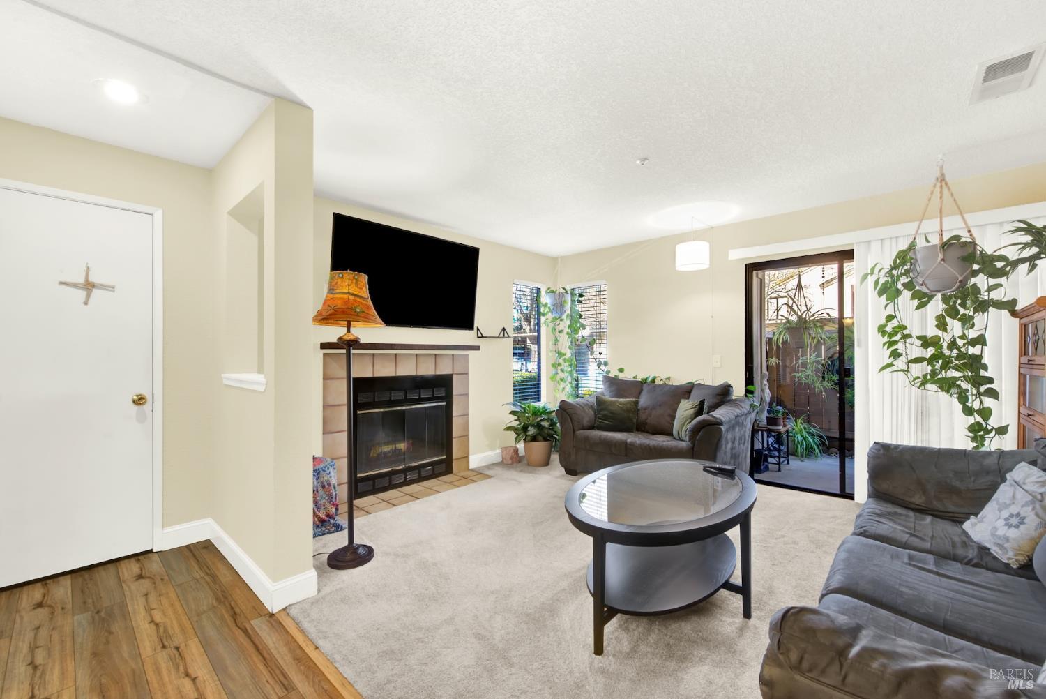Detail Gallery Image 6 of 55 For 1801 Marshall Rd #801,  Vacaville,  CA 95687 - 2 Beds | 2 Baths