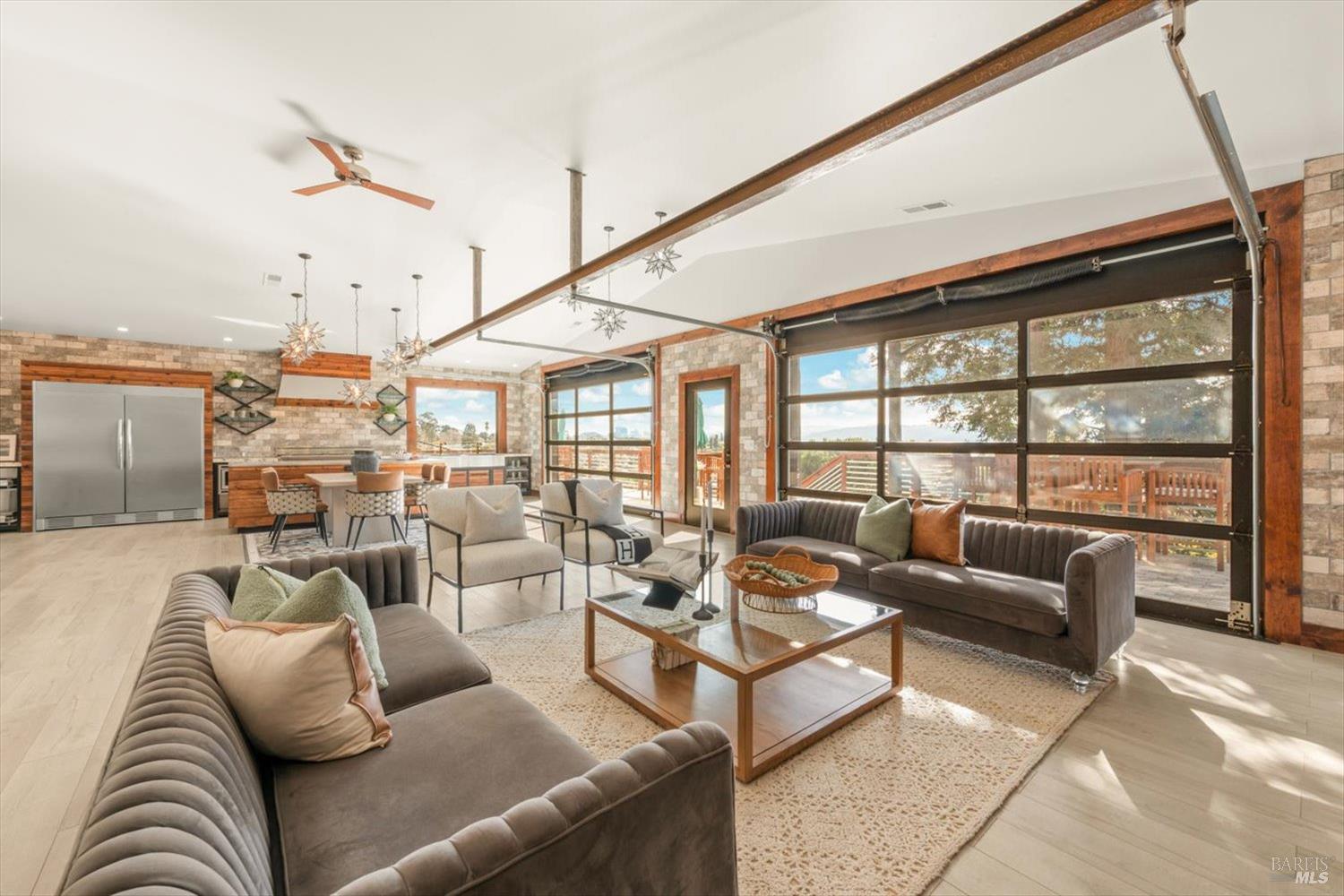 Detail Gallery Image 14 of 99 For 2135 E 2nd St, Benicia,  CA 94510 - 5 Beds | 4 Baths