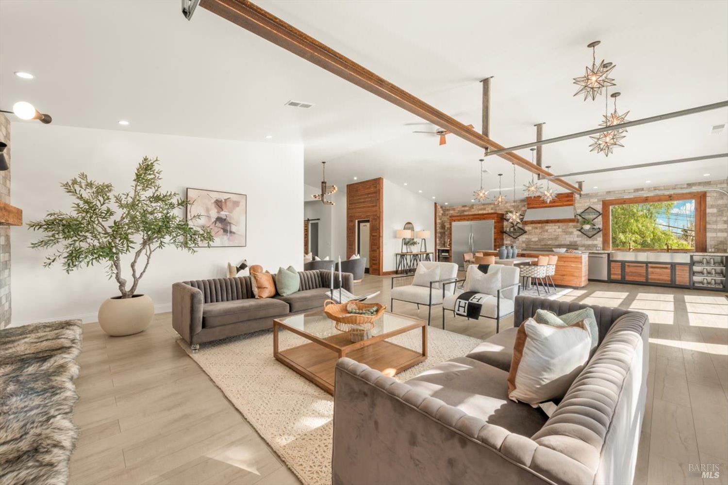 Detail Gallery Image 13 of 99 For 2135 E 2nd St, Benicia,  CA 94510 - 5 Beds | 4 Baths