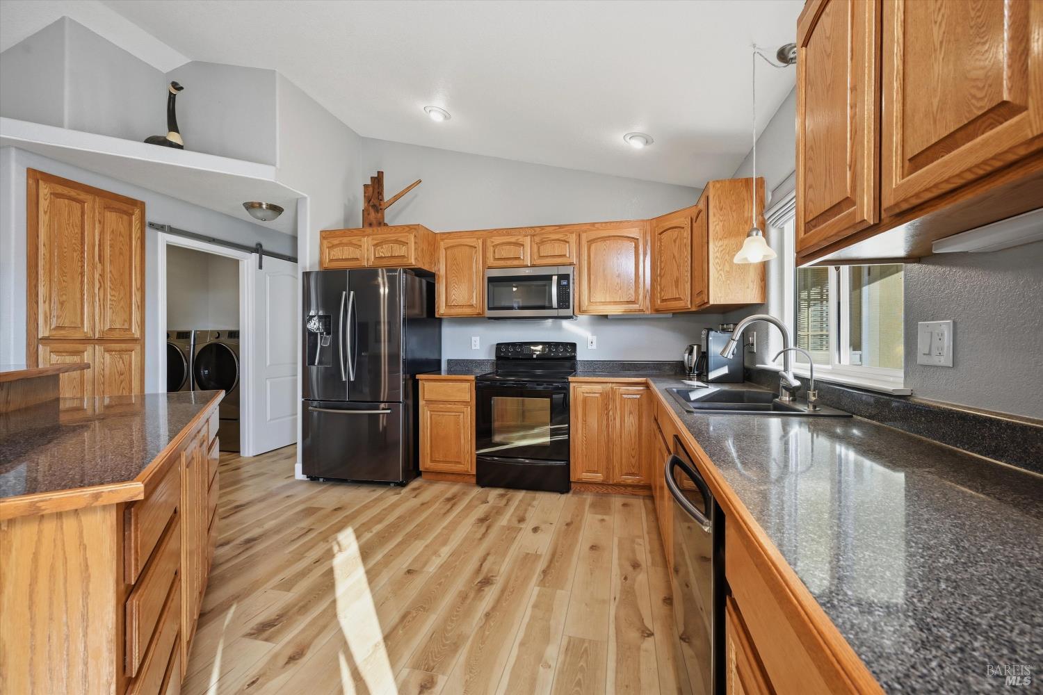 Detail Gallery Image 16 of 30 For 19093 Ravenhill Rd, Hidden Valley Lake,  CA 95467 - 3 Beds | 2 Baths