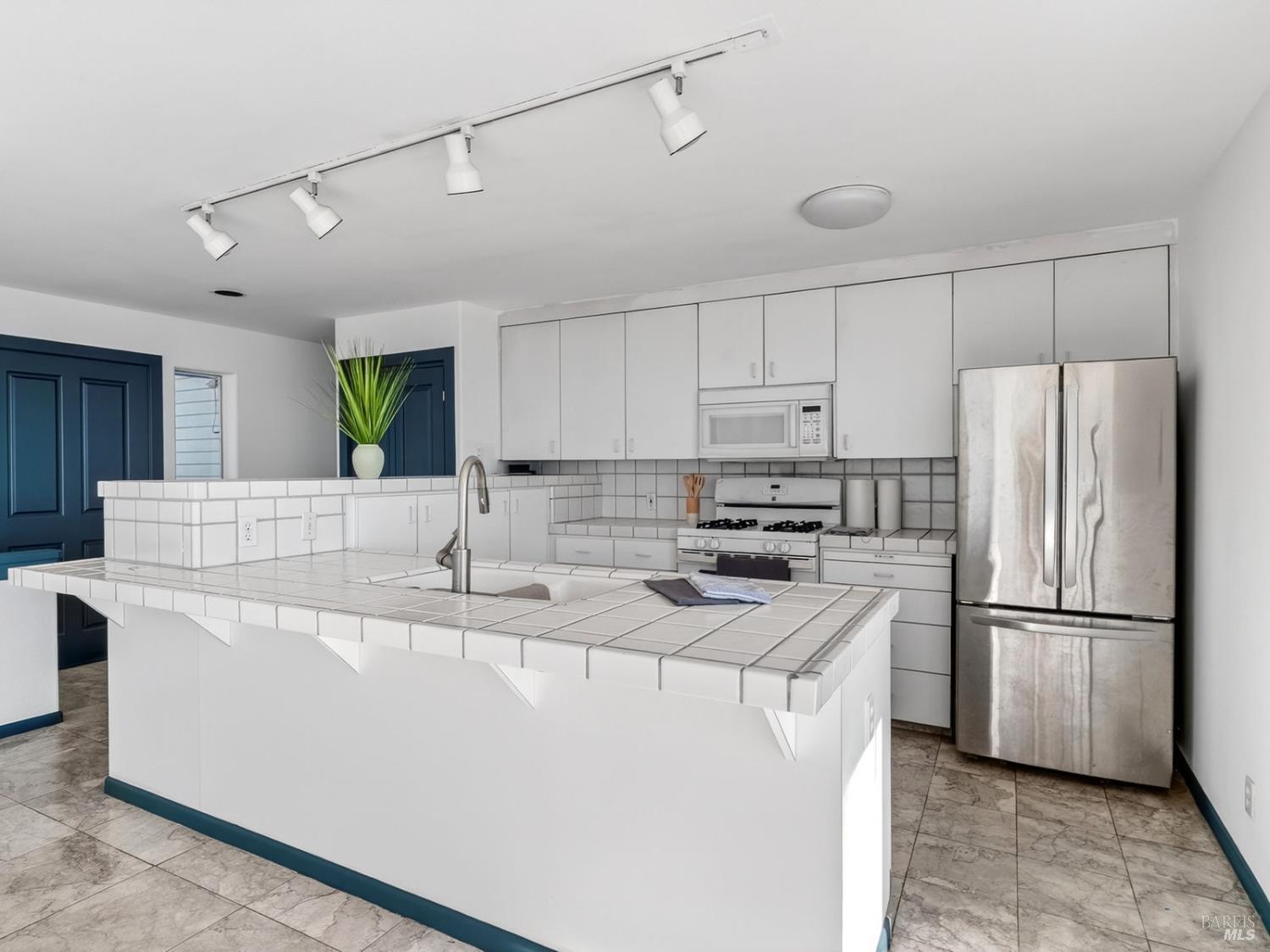 Detail Gallery Image 19 of 61 For 14800 Navarro Way, Manchester,  CA 95459 - 4 Beds | 3 Baths