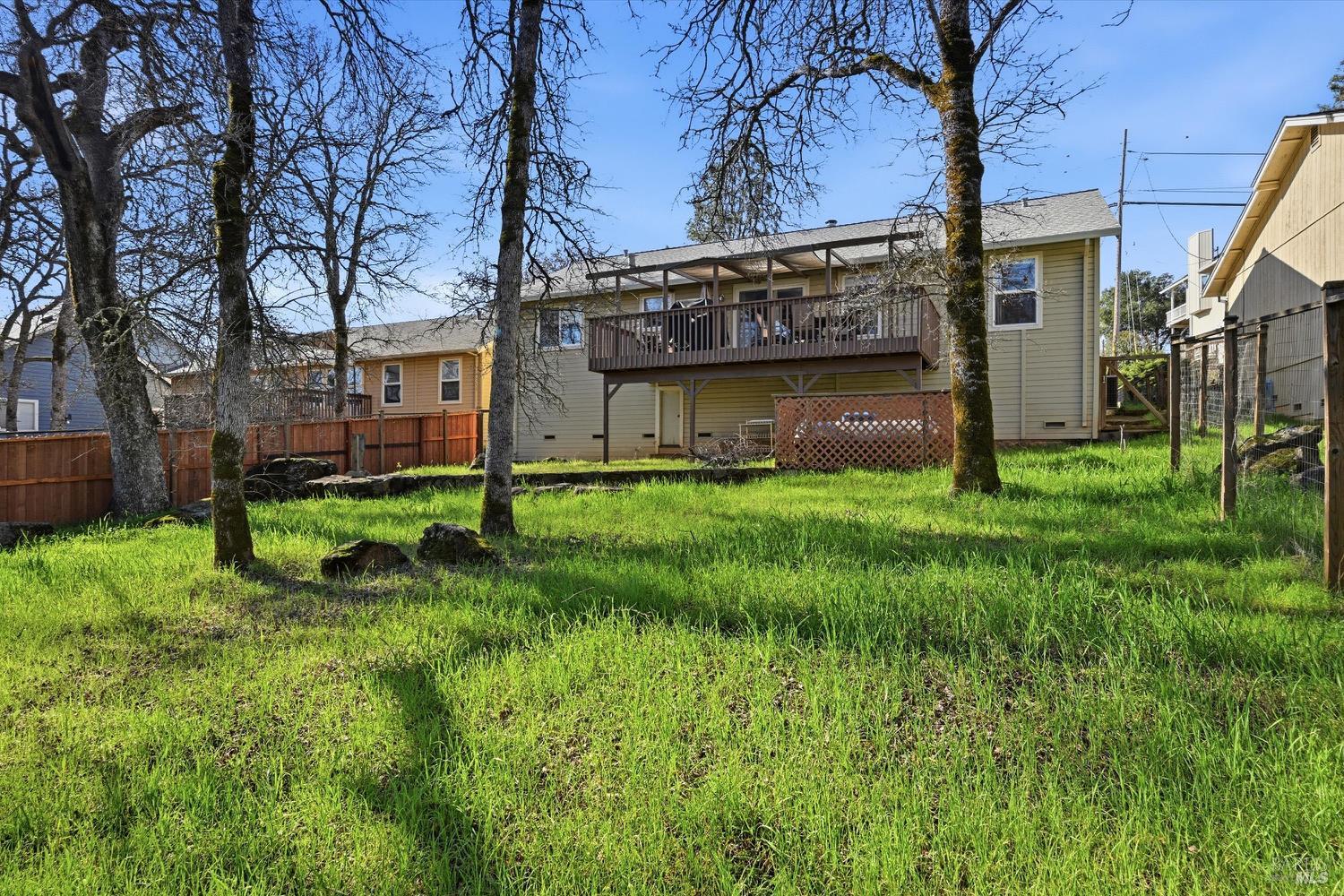 Detail Gallery Image 30 of 32 For 18286 North Shore Dr, Hidden Valley Lake,  CA 95467 - 3 Beds | 2 Baths