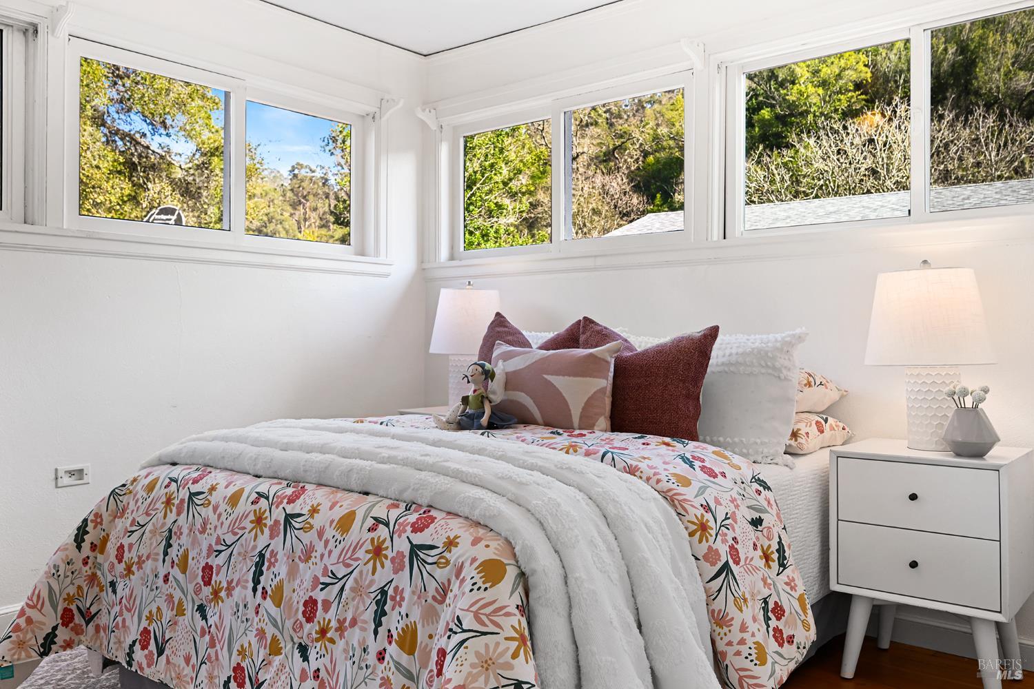 Detail Gallery Image 25 of 54 For 60 Sacramento Ave, San Anselmo,  CA 94960 - 2 Beds | 1 Baths