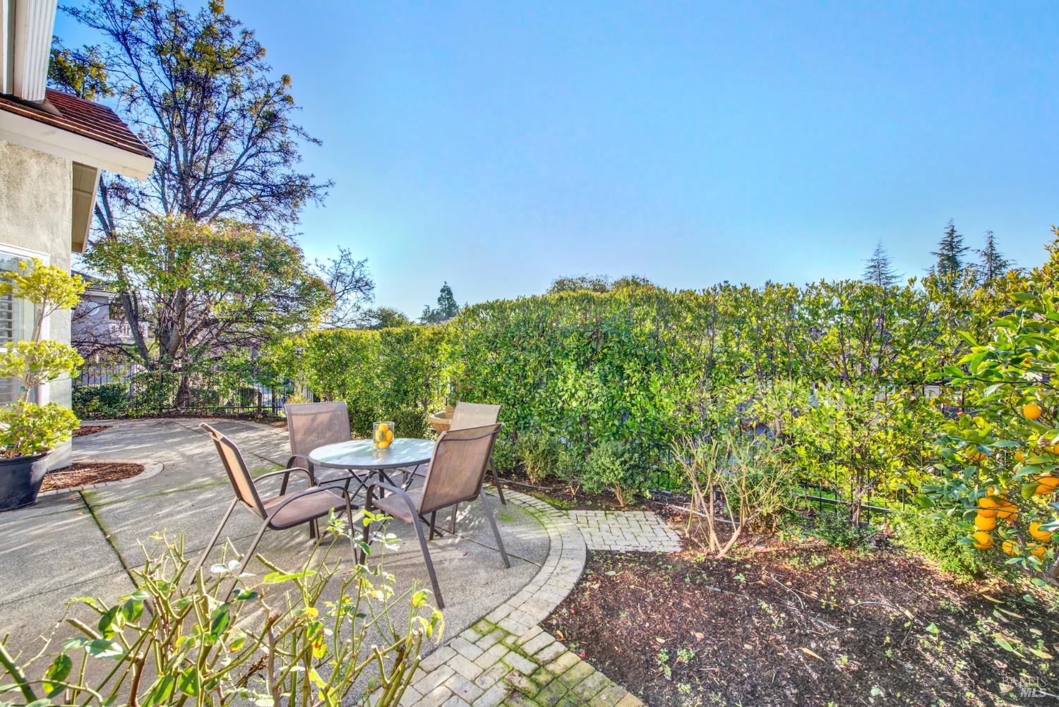 Detail Gallery Image 12 of 63 For 2897 Quail Hollow Dr, Fairfield,  CA 94534 - 3 Beds | 2 Baths